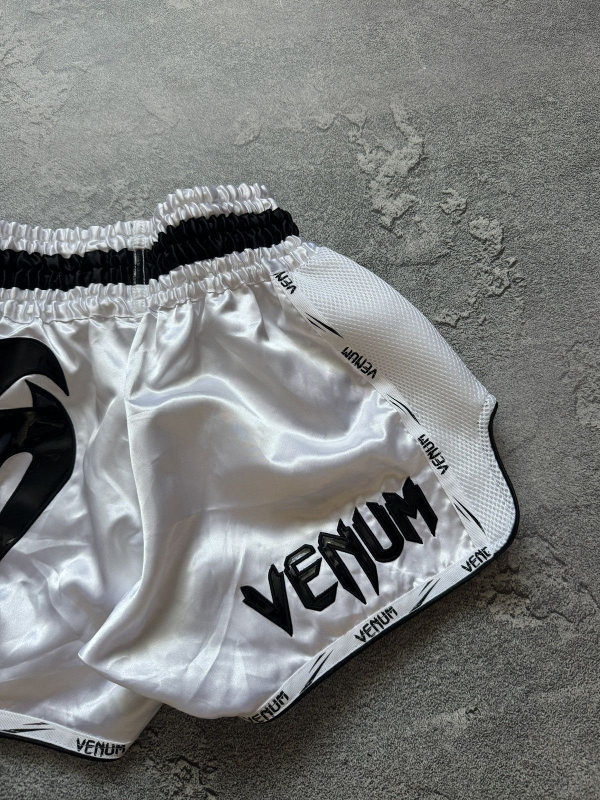 Vintage Venum M big logo shorts 🩳 kick boxing 🥊 Muay Thai karate 🥋 Size US 34 / EU 50 - 11 Thumbnail