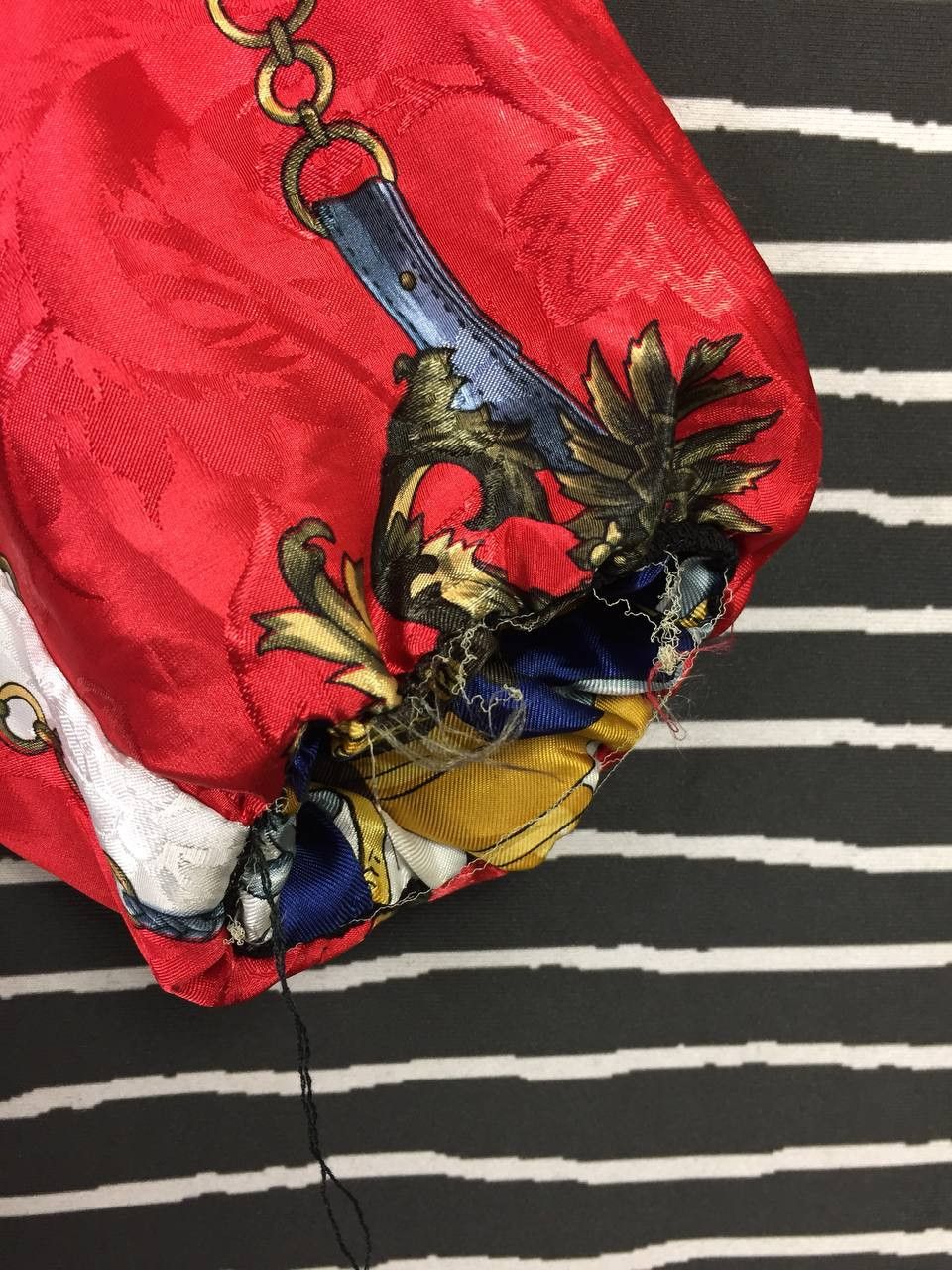 Vintage Distressed Baroque Chain Reversible Silk-Feel Bomber Jacket Size US L / EU 52-54 / 3 - 8 Thumbnail