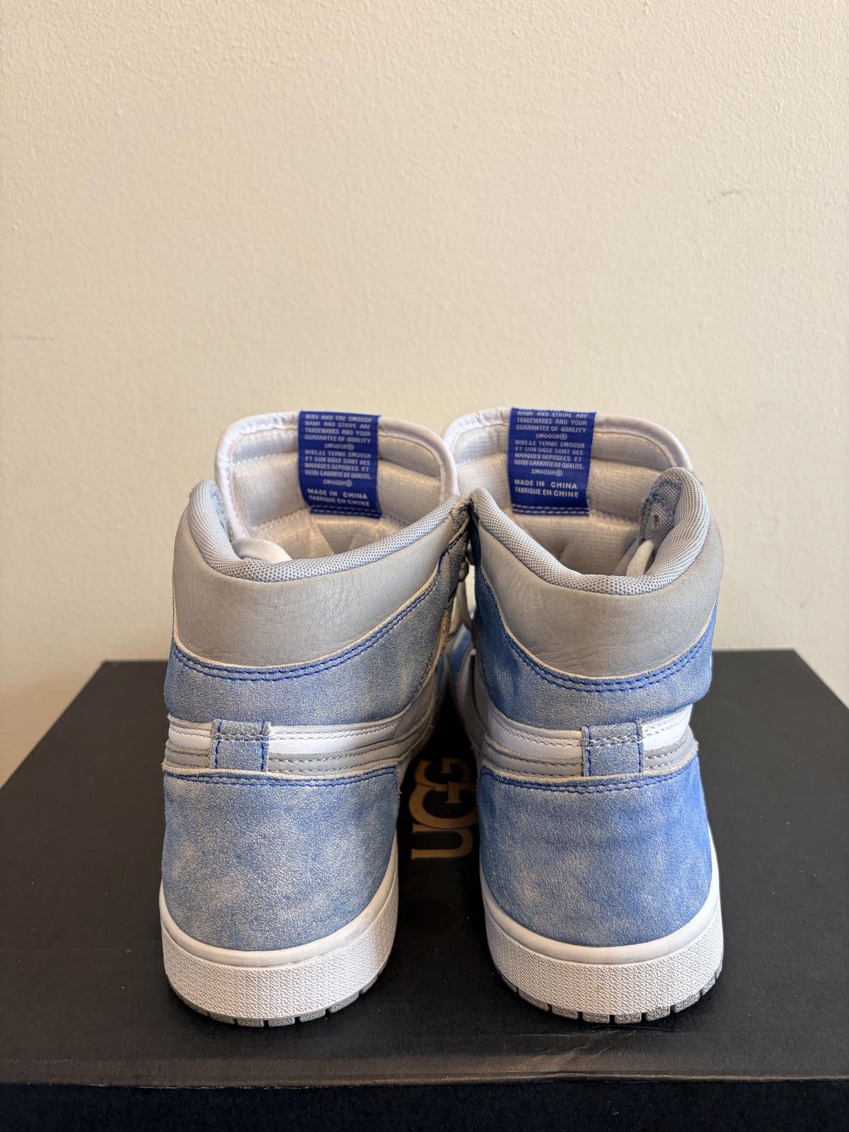 Jordan Brand Air Jordan 1 Retro High Hyper White Smoke Shoe (Size 10.5) Size US 10.5 / EU 43-44 - 6 Thumbnail