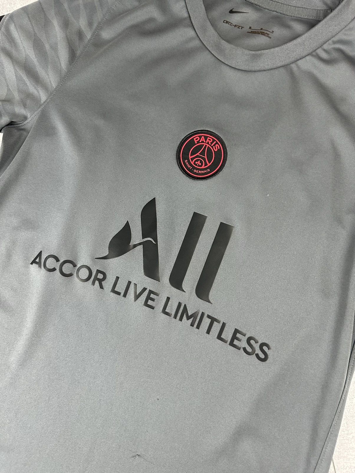 Nike Nike PSG Paris Saint Germain 2021/22 Training Soccer Jersey Size US M / EU 48-50 / 2 - 6 Thumbnail