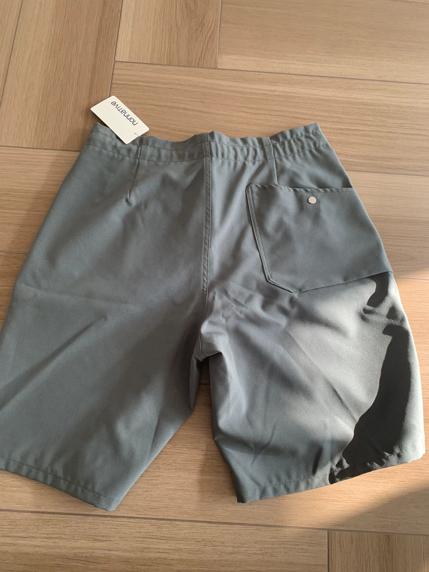 Nonnative nonnative DWELLER EASY SHORTS poly-weather pleated drape Size US 36 / EU 52 - 2 Thumbnail