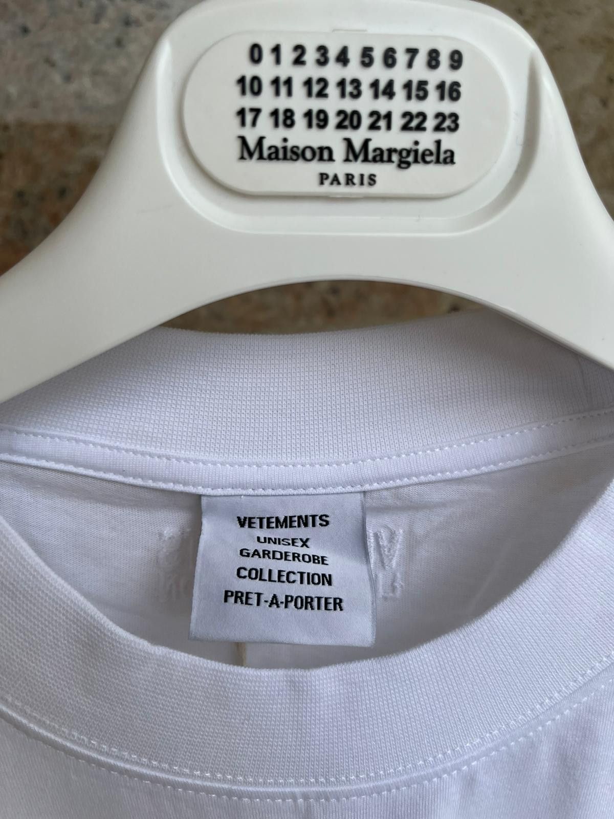 Vetements Sweet Logo T-Shirt SS in White Size US M / EU 48-50 / 2 - 6 Thumbnail