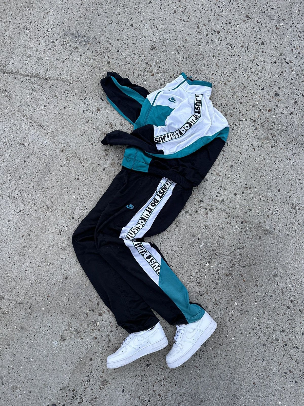 Nike Vintage Nike Tracksuit Size US 32 / EU 48 - 2 Thumbnail