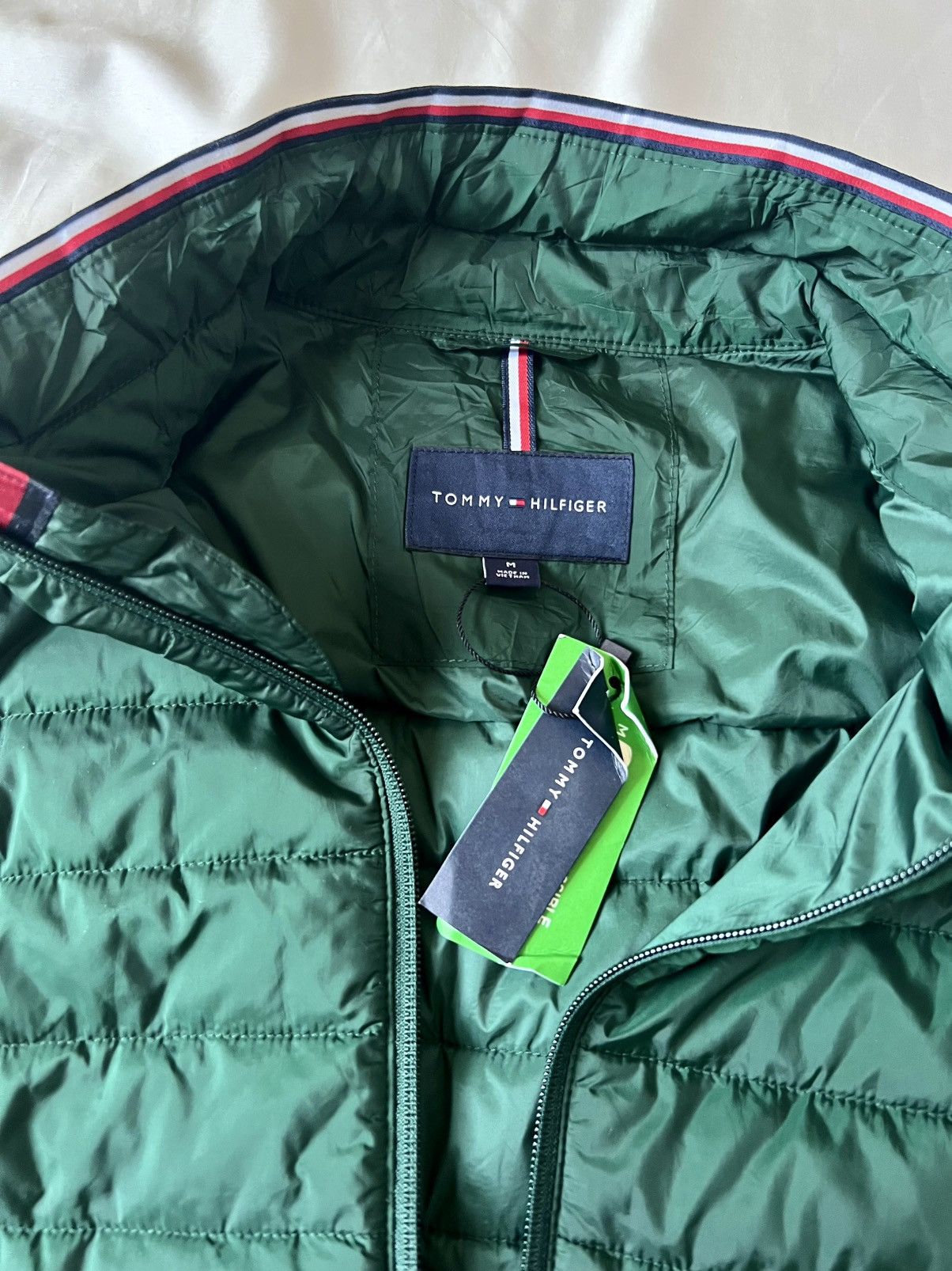 Tommy Hilfiger Tommy Hilfiger new w tags green puffer gilet packable - M Size US M / EU 48-50 / 2 - 9 Thumbnail