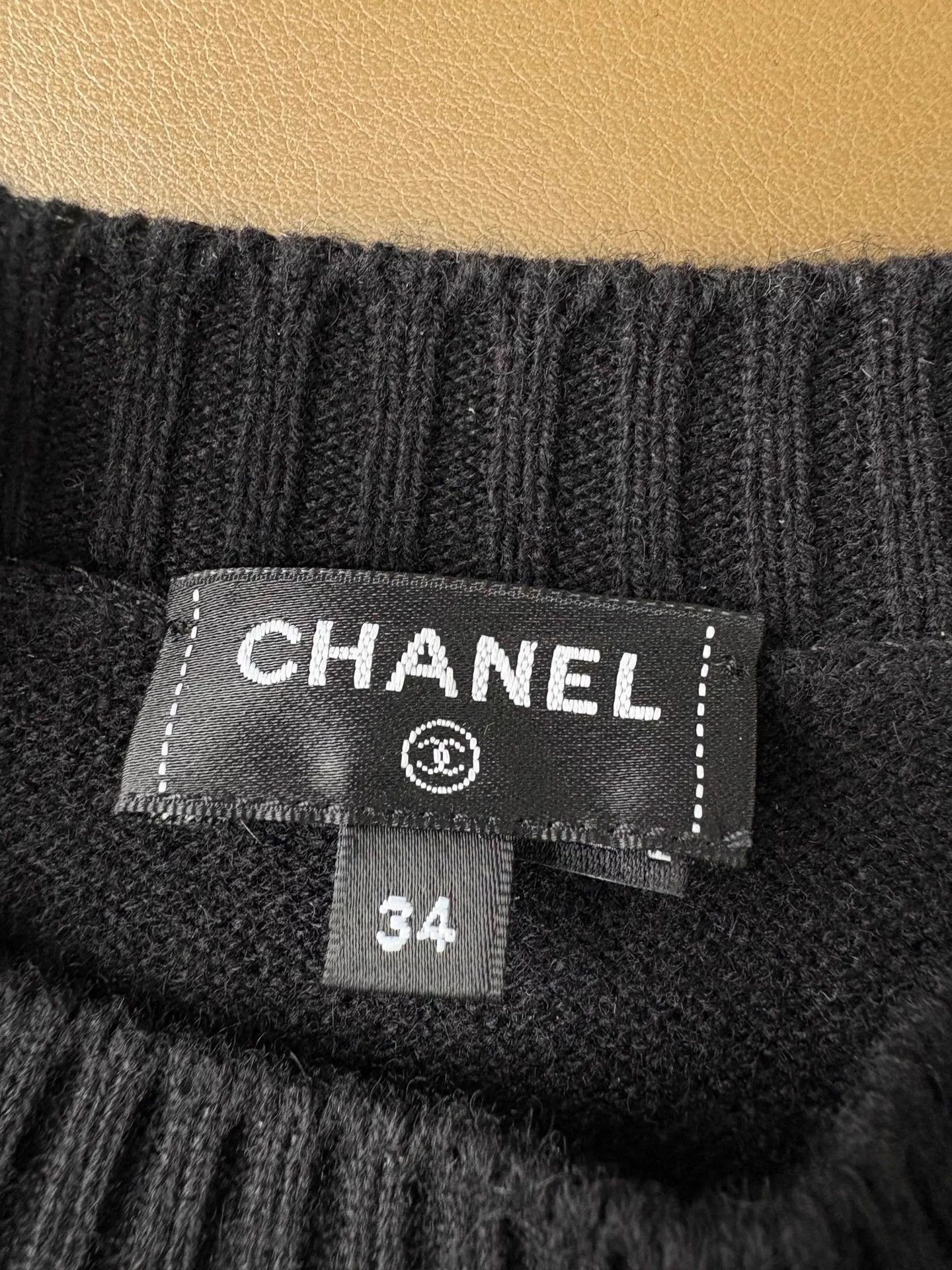 Chanel Chanel 24B Black Double C Crewneck Cashmere Knit Sweater 34 Size XS / US 0-2 / IT 36-38 - 7 Thumbnail