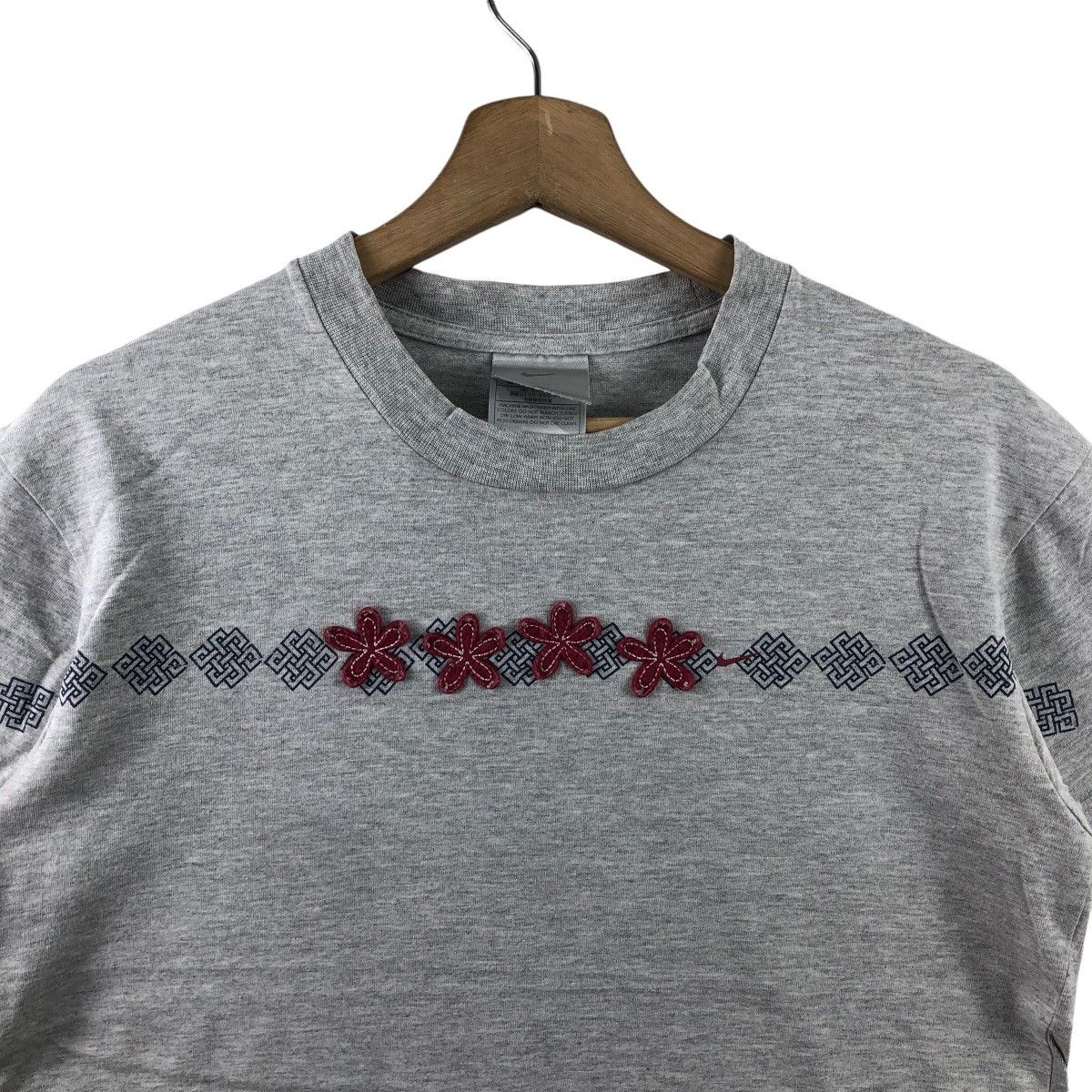 Nike × Vintage Vintage NIKE Floral Tee Shirt Women T Shirt Size US M / EU 48-50 / 2 - 2 Thumbnail