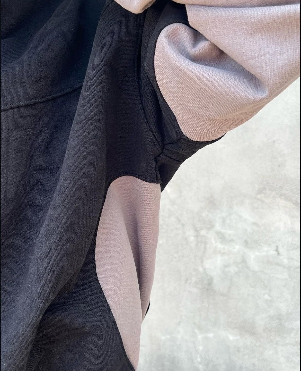 Other Dekoi Studios Ellipse Cropped Hoodie (Black) Size US L / EU 52-54 / 3 - 15 Thumbnail