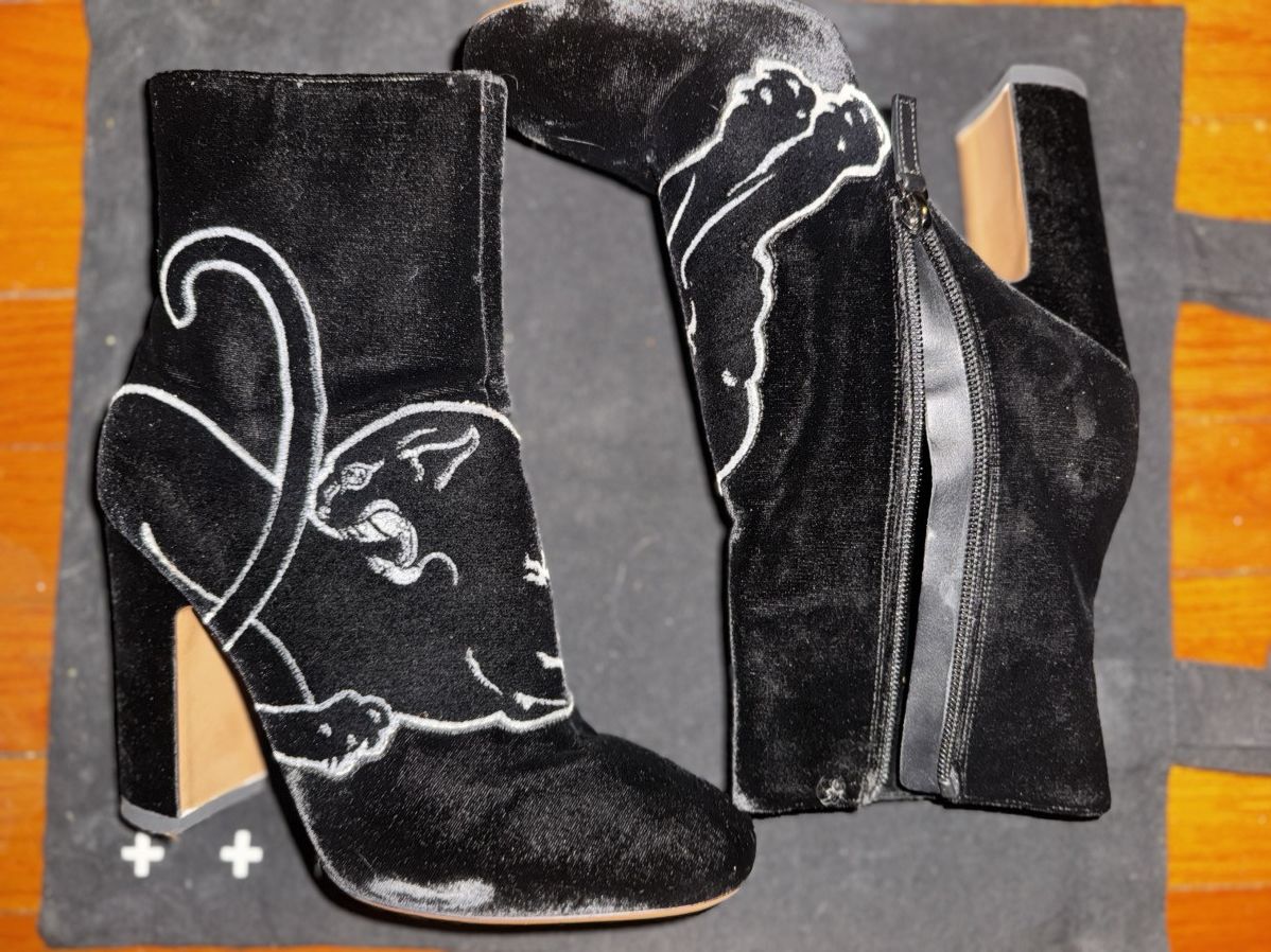 Valentino Valentino Garavani Velvet Panther Ankle Boots EU 38 Size US 8.5 / IT 38.5 - 2 Thumbnail