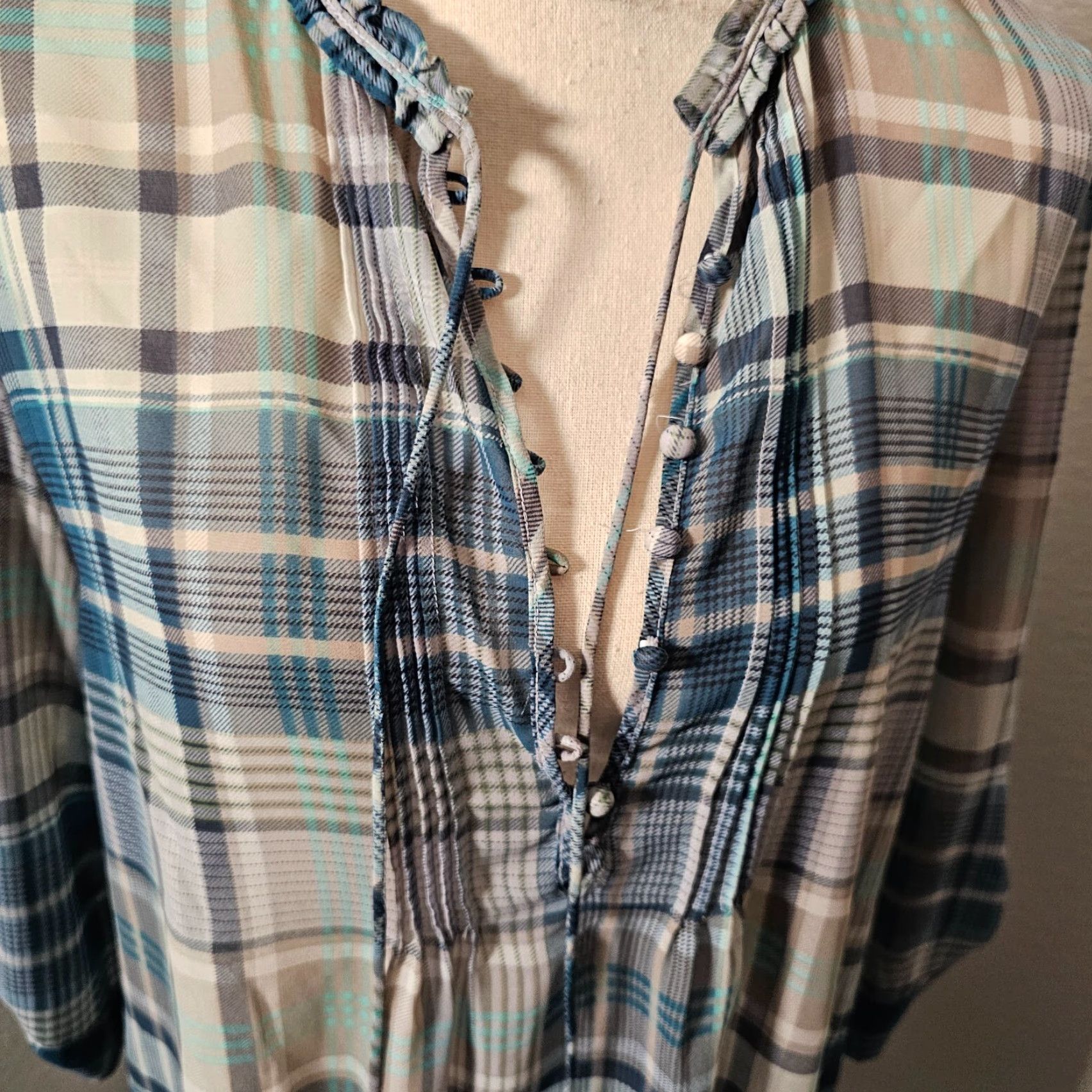 Vintage New York & Company Blouse Women's Large Blue Plaid V Neck Roll Tab Sleeve Sheer Size L / US 10 / IT 46 - 5 Thumbnail