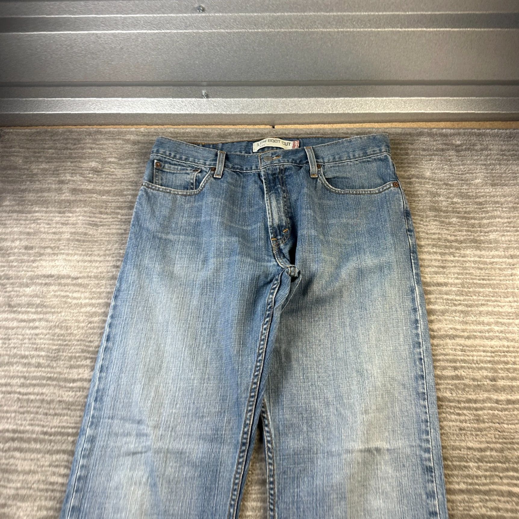 Levi's VINTAGE Levis Jeans Mens 34x31 527 Bootcut Cowboy Blue Denim Faded Low - Levi's 527 Series Jeans Mens 90s Cowboy Bootcut Denim Blue 527 Size US 34 / EU 50 - 3 Thumbnail