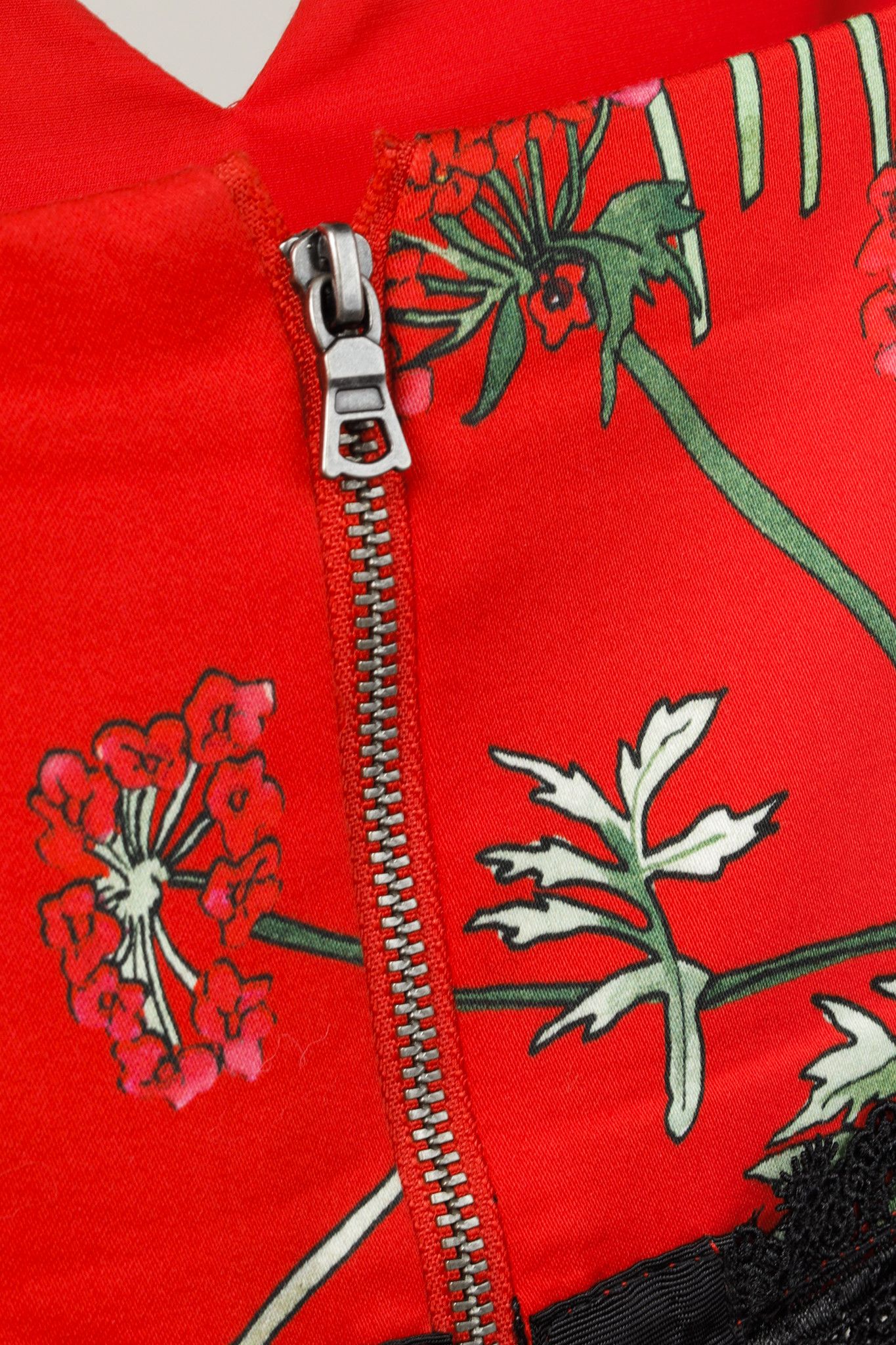 Alice + Olivia Alice + Olivia Red Floral Lace Strap Dress Size S / US 4 / IT 40 - 9 Thumbnail