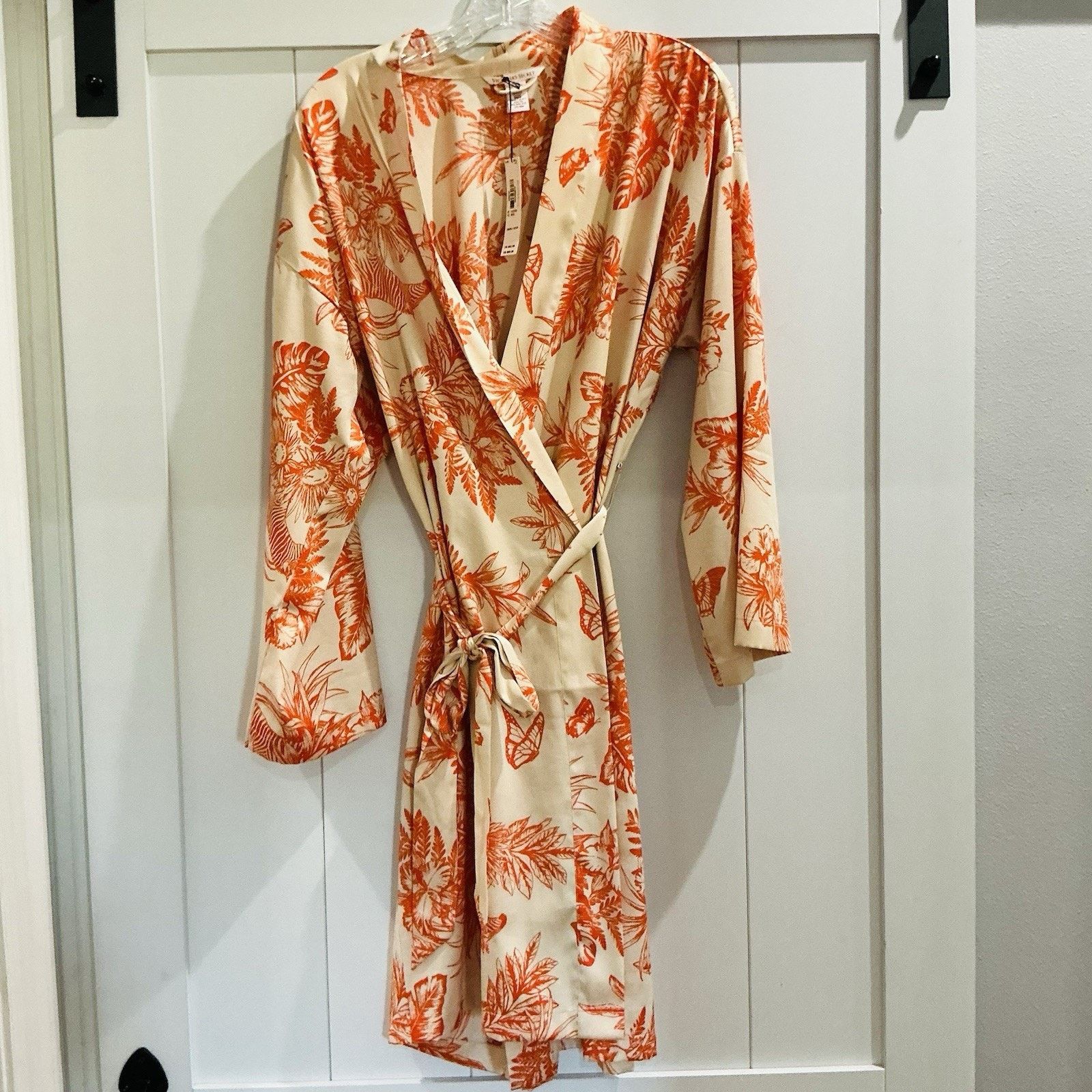 Victoria's Secret NWT Victoria’s Secret Satin Midi Robe Tropical Toile XS/S Size ONE SIZE - 3 Thumbnail