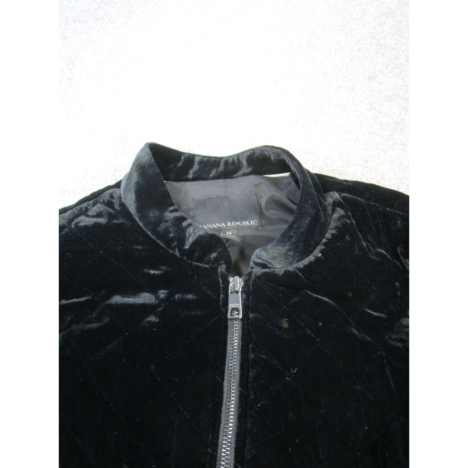 Banana Republic Banana Republic Jacket Womens Medium Black Quilted Velvet Bomber Jacket Women's Medium Black Quilted Velvet Bomber Size M / US 6-8 / IT 42-44 - 2 Thumbnail