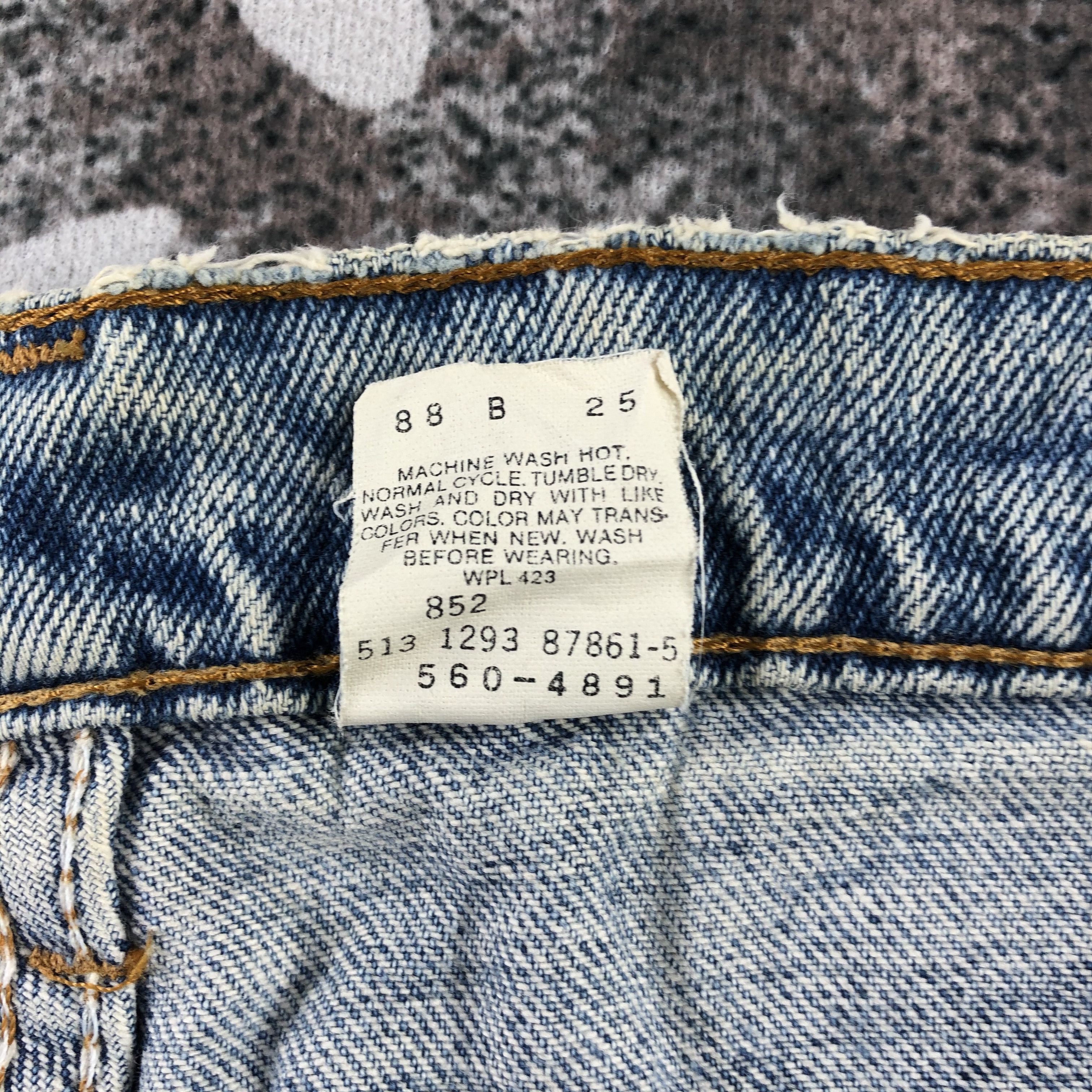Levi's Vintage 90s Levi's 560 Jeans Medium Blue Denim KJ1387 Size US 34 / EU 50 - 11 Thumbnail