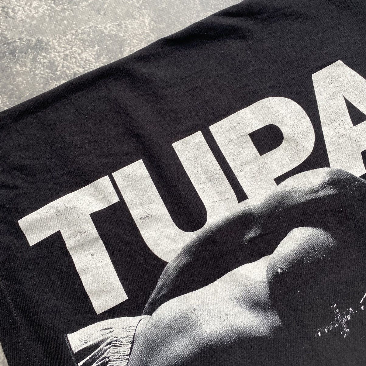 Rap Tees Vintage Tupac 2Pac Big Logo 2016 rap black tee Size US S / EU 44-46 / 1 - 4 Thumbnail