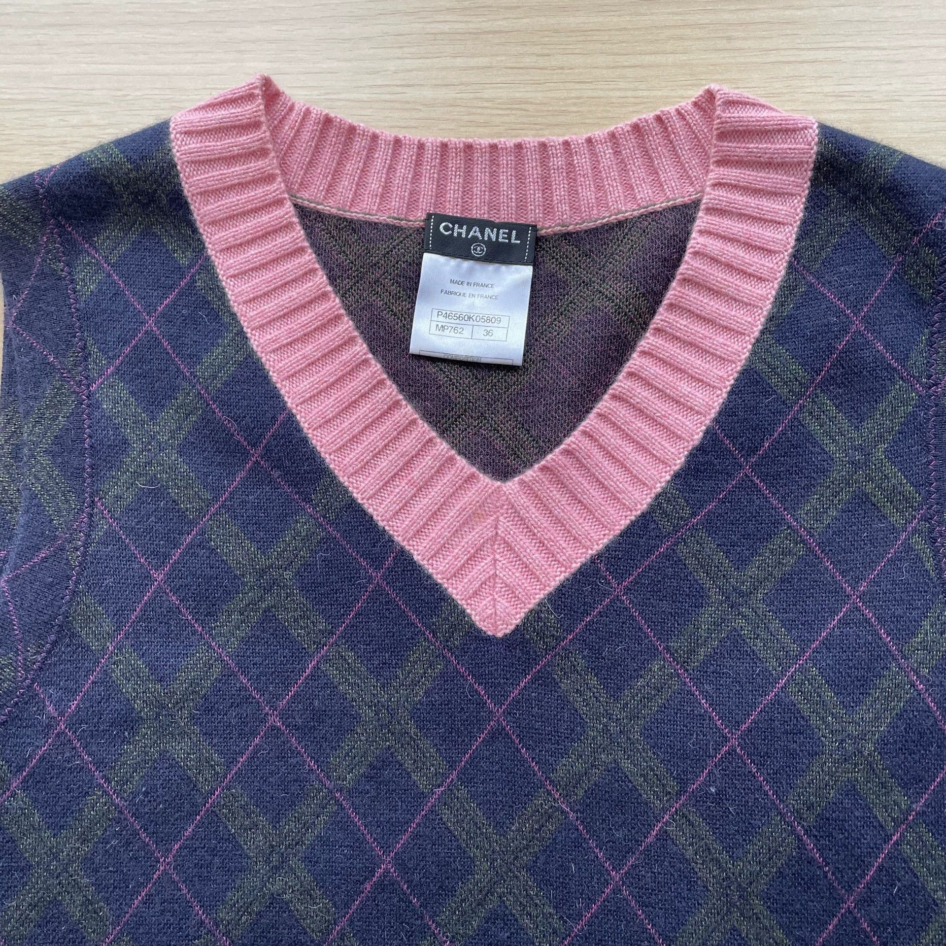 Chanel Chanel V-neck Striped 2Tone Wool Dress 36 Blue Pink Size XS / US 0-2 / IT 36-38 - 4 Thumbnail