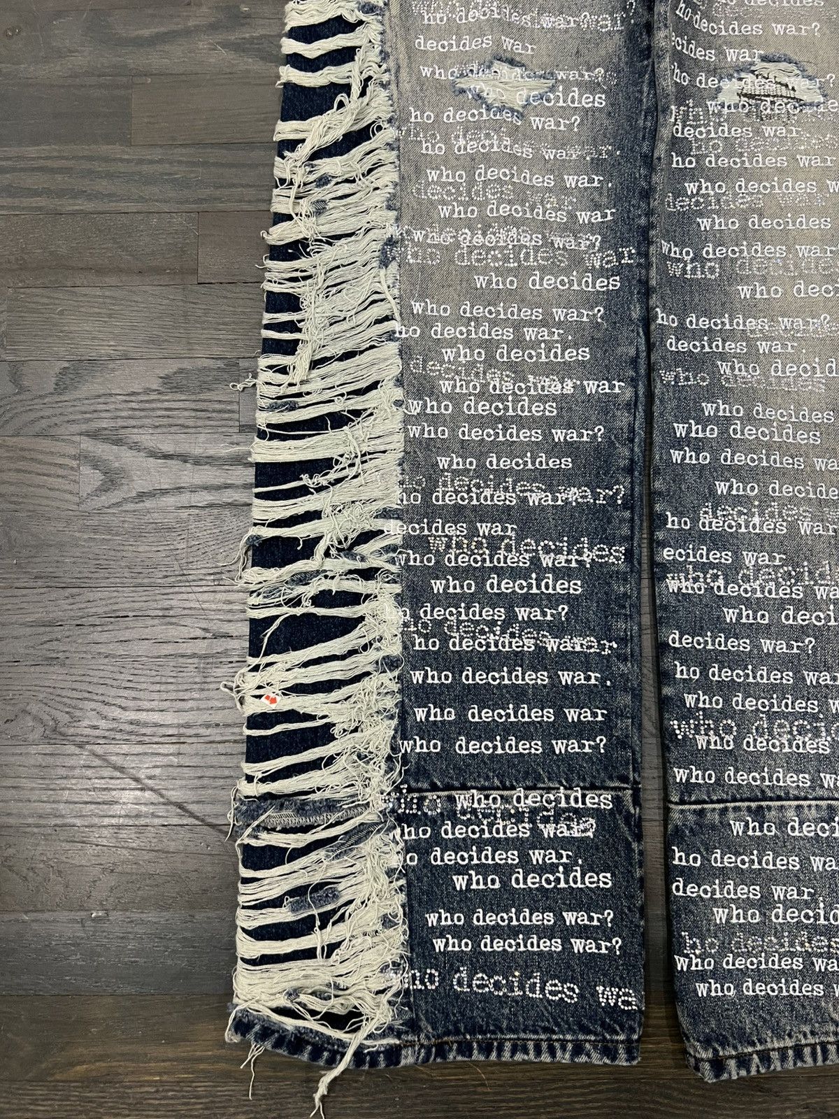 Who Decides War ULTRA FLARE SCRIPTURE DENIM Size US 30 / EU 46 - 2 Thumbnail
