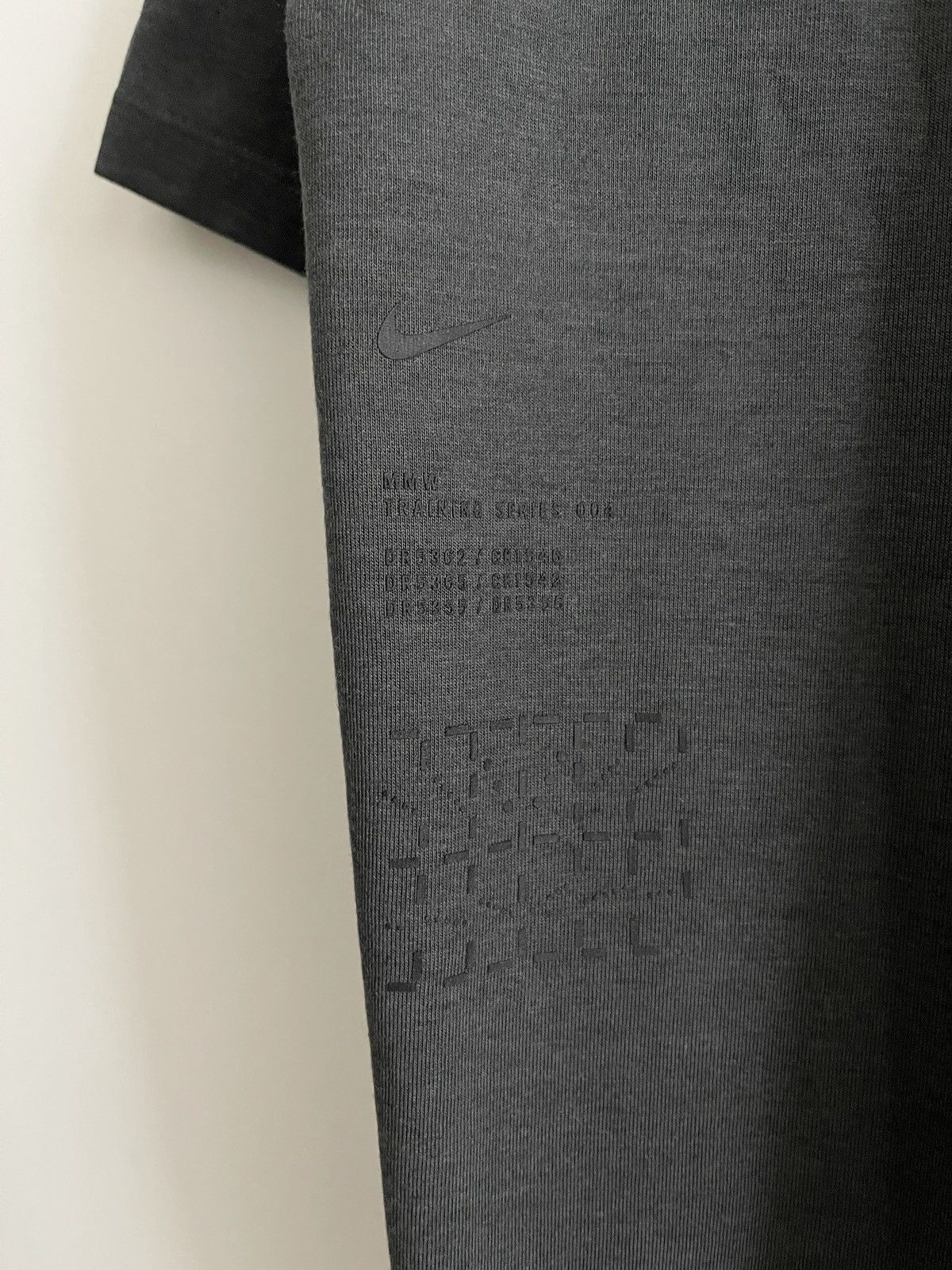 1017 ALYX 9SM STEAL! Nike x MMW Logo Tee (L) Size US L / EU 52-54 / 3 - 5 Thumbnail