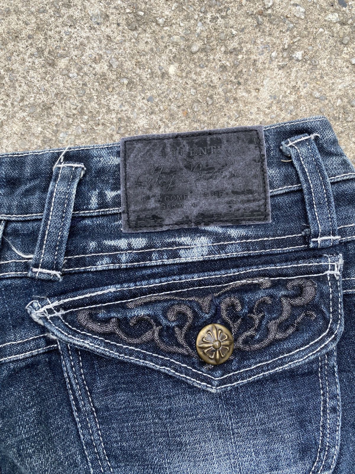 Japanese Brand × Le Grande Bleu (L.G.B.) × Tornado Mart 2000s - Sky Bombers Faded Blue Low Rise Flare Denim Size US 28 / EU 44 - 14 Thumbnail