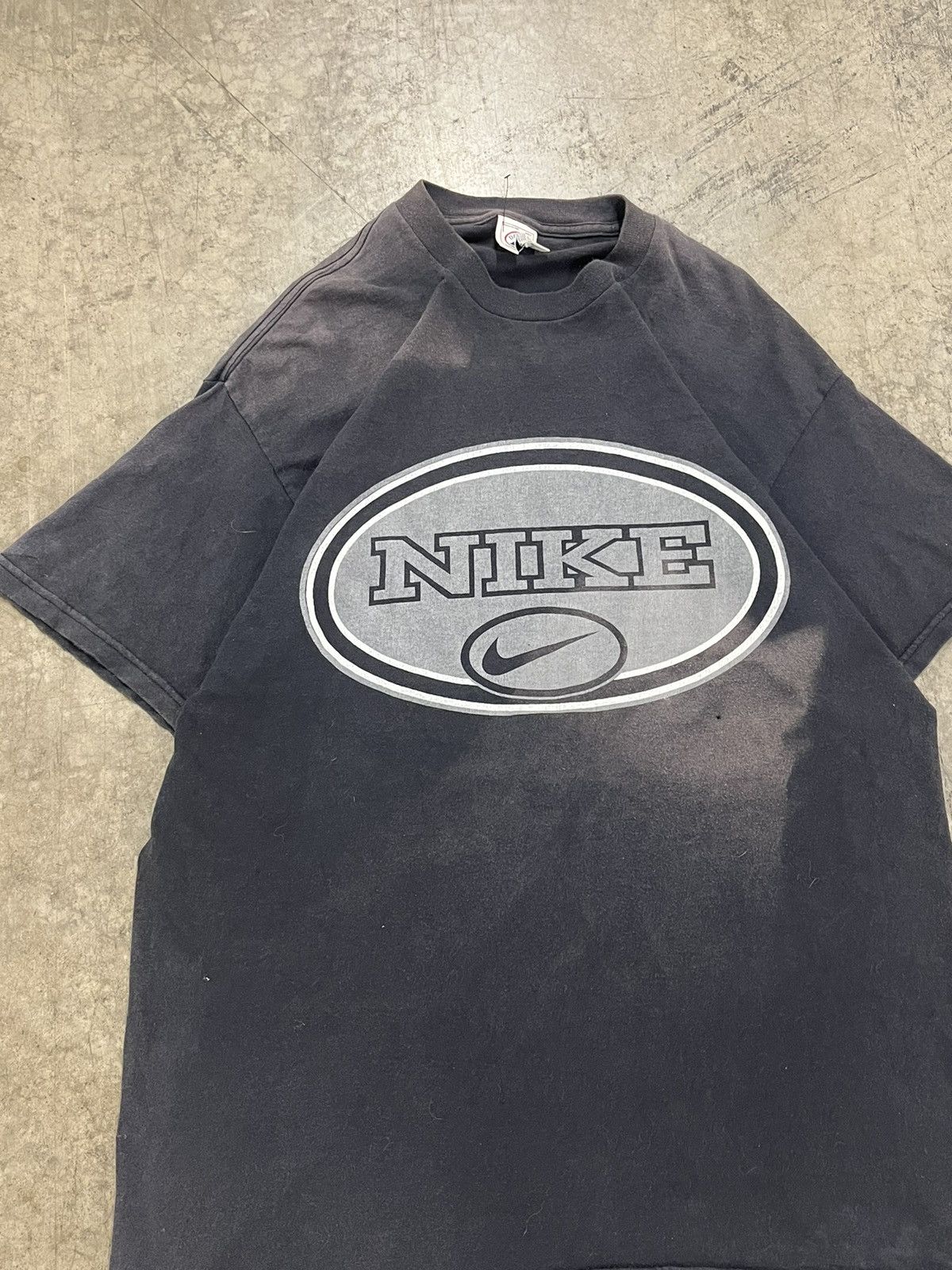 Nike × Vintage Nike 90s vintage shirt perfectly sun faded spell out hype Size US L / EU 52-54 / 3 - 5 Thumbnail