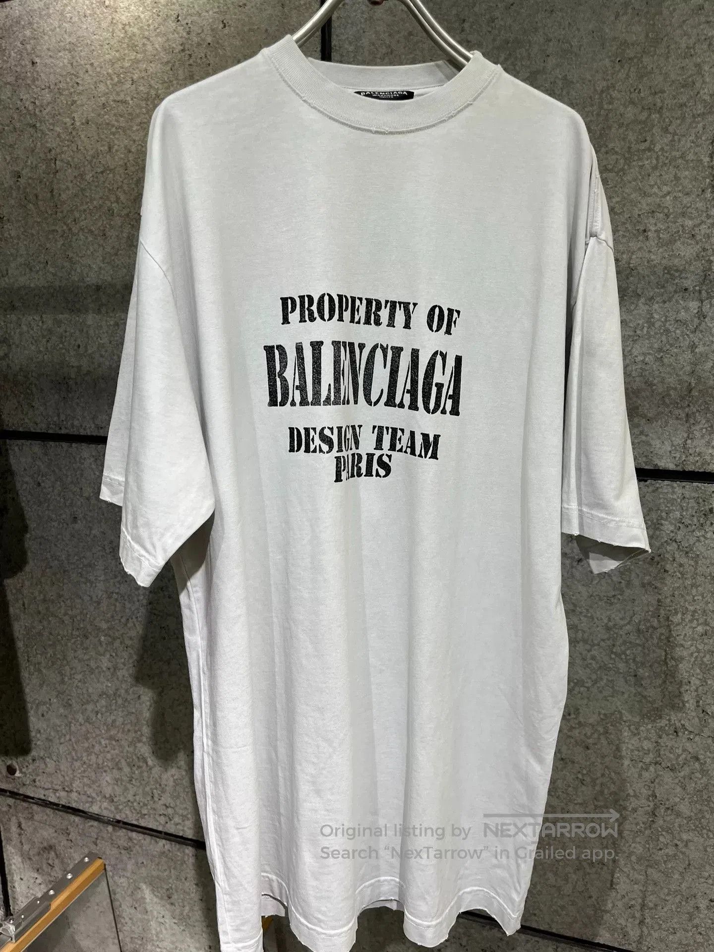 Balenciaga Balenciaga White Gray Letter XS Top. Size XS / US 0-2 / IT 36-38 - 1 Thumbnail