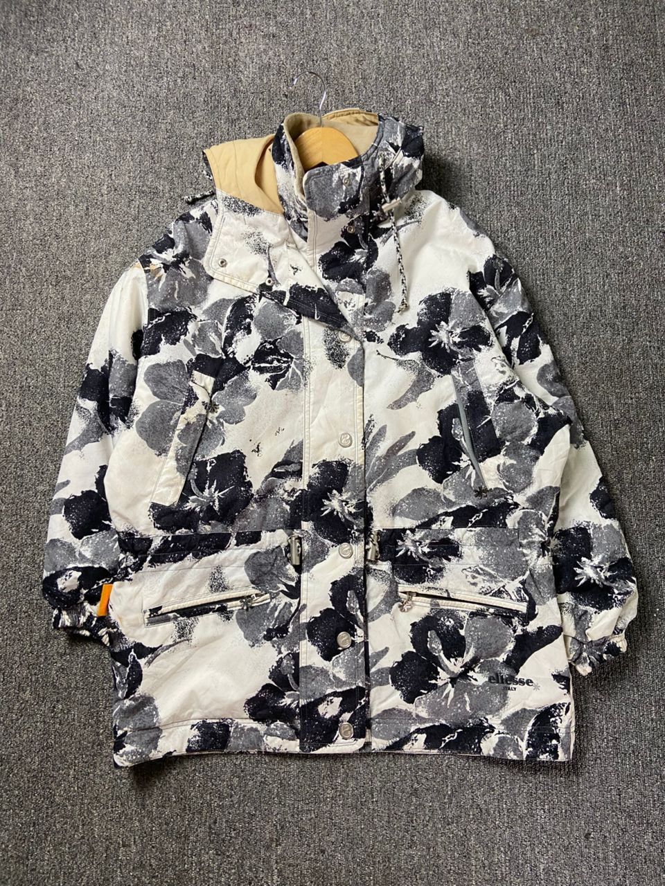 Ellesse Vintage ELLESSE Floral Ski Wear Jacket (203) Size US L / EU 52-54 / 3 - 1 Thumbnail