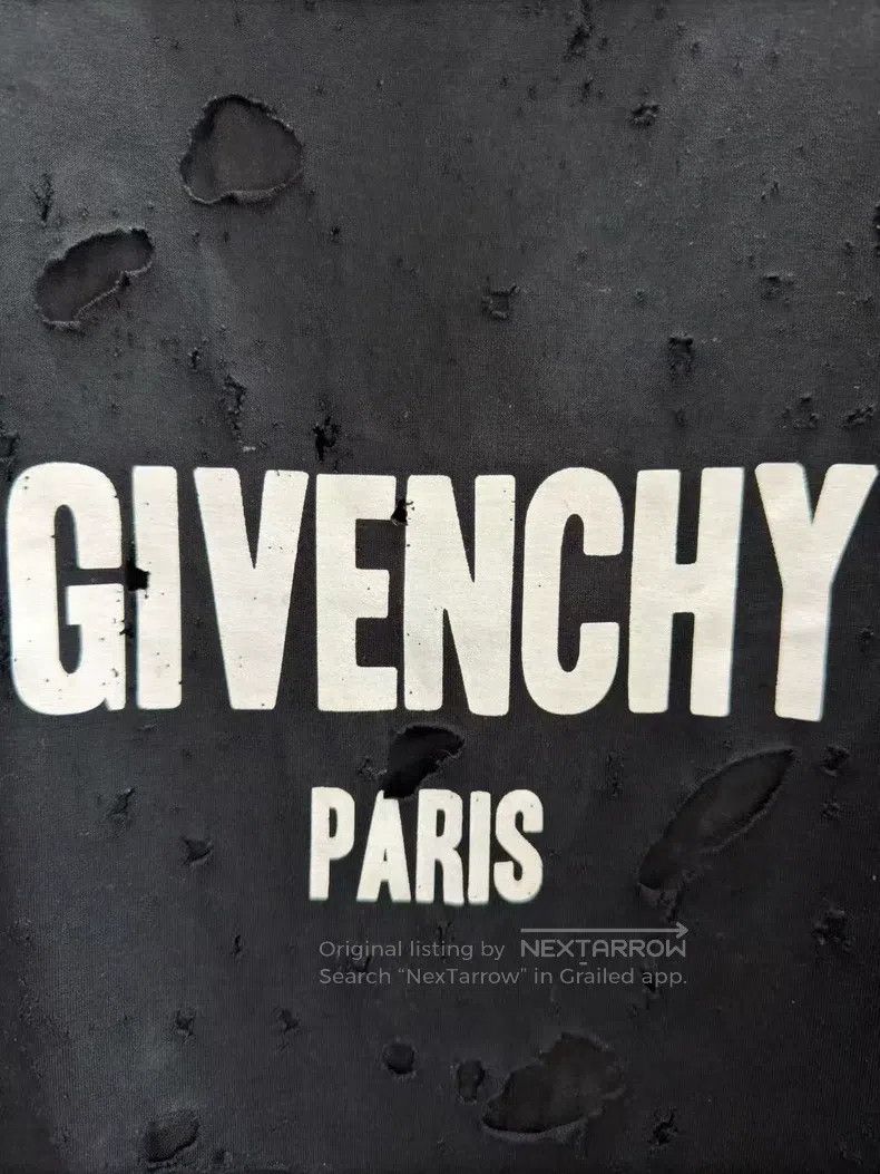 Givenchy Givenchy Large Hole Short Sleeve Size US XS / EU 42 / 0 - 2 Thumbnail