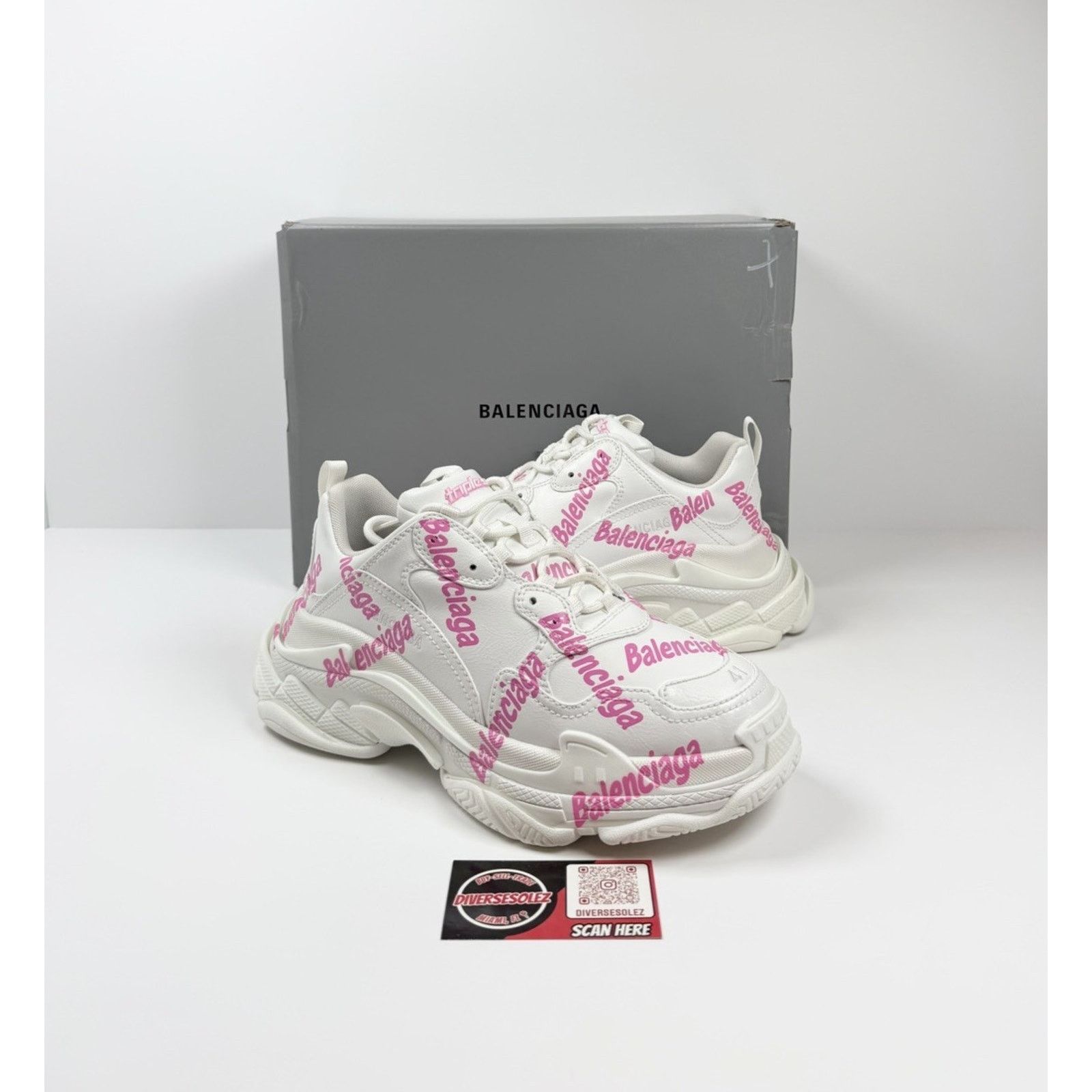 Balenciaga Size 41EU/11W - Balenciaga Triple S White Allover Logo NEW! Size US 11 / IT 41 - 1 Thumbnail