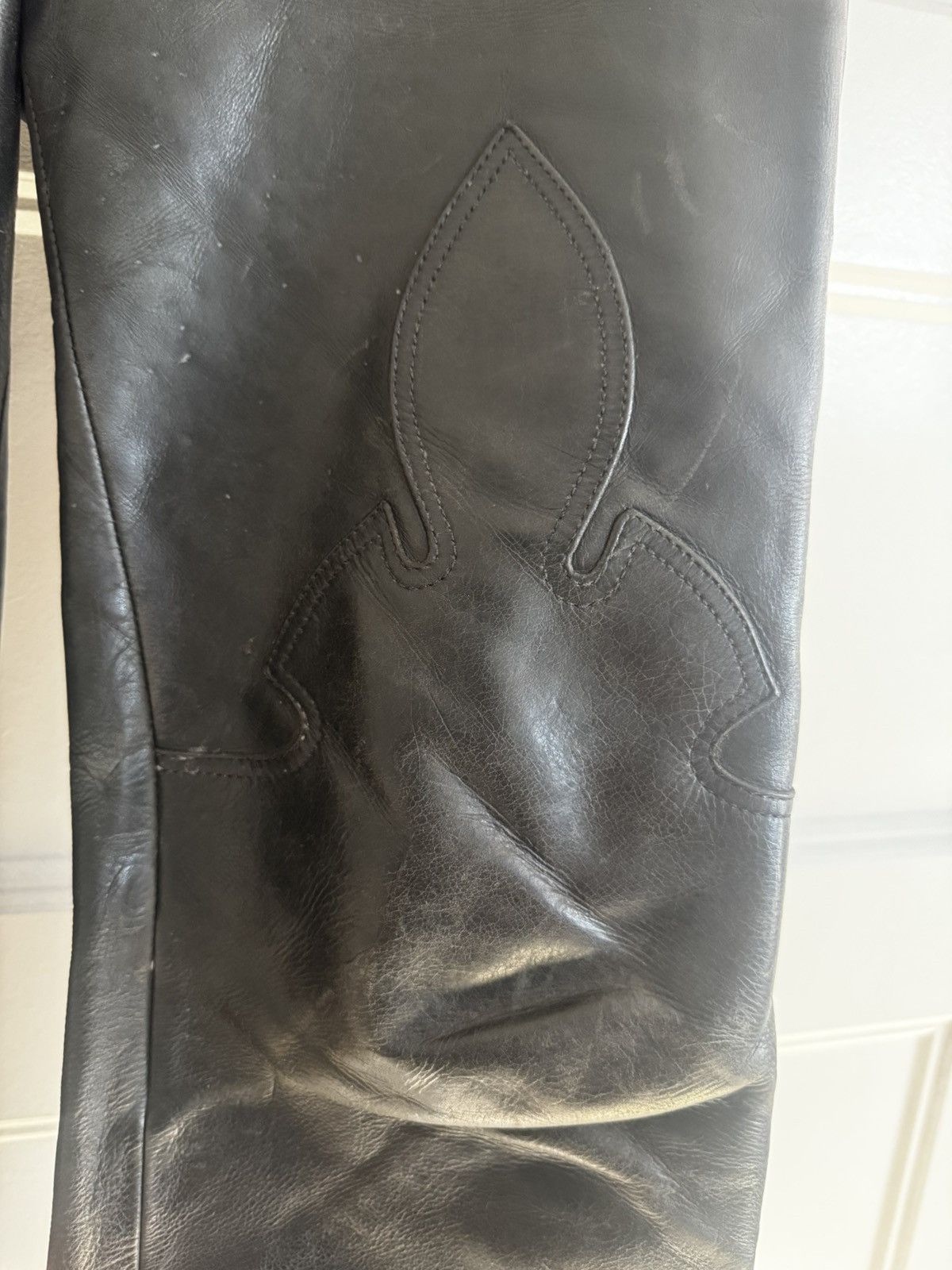 Chrome Hearts Chrome hearts Fleur knee leather pants vintage Size US 34 / EU 50 - 10 Thumbnail