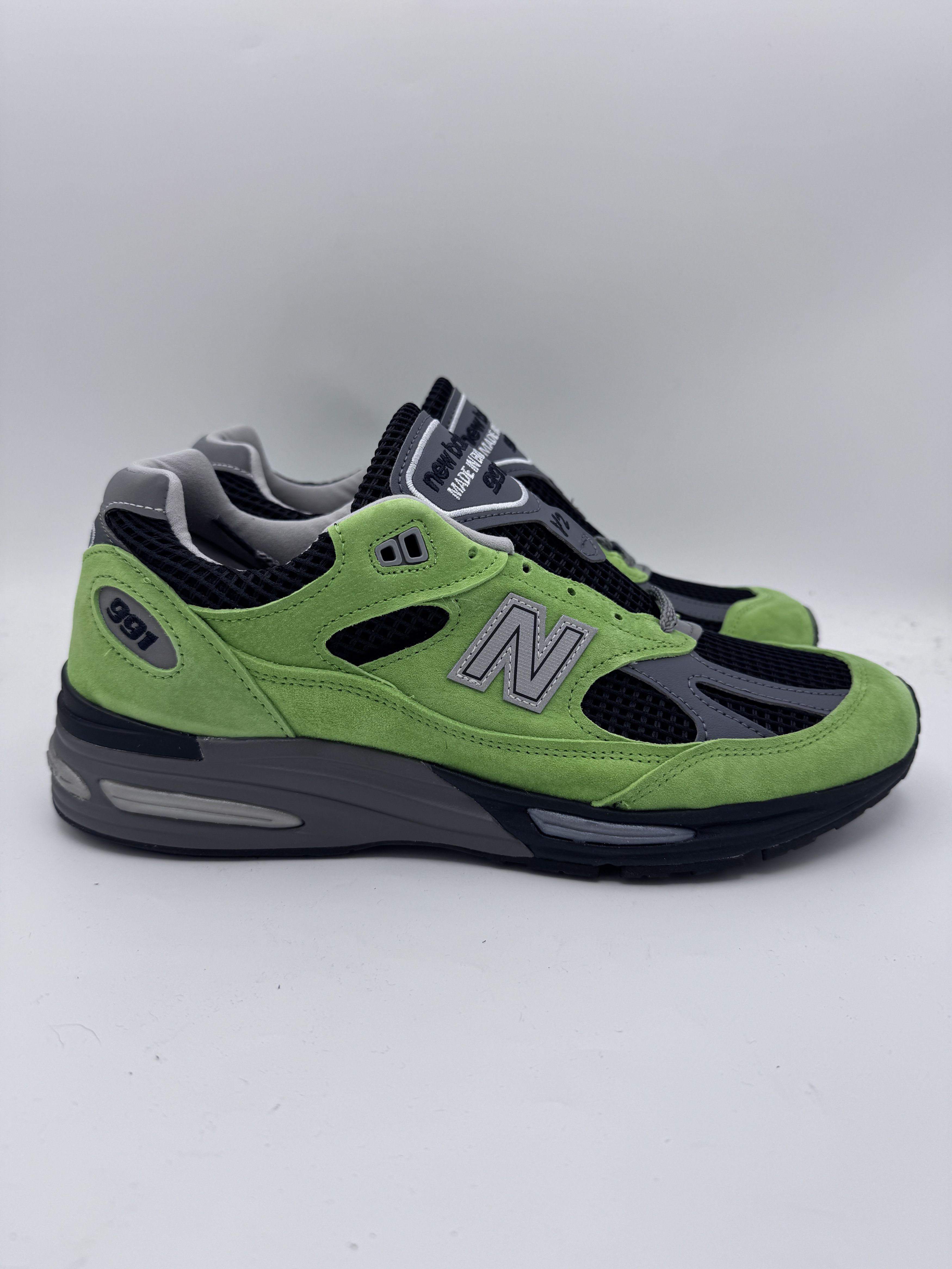 New Balance New Balance 991v2 City Pack Green Europe Made in England Size US 9.5 / EU 42-43 - 2 Thumbnail