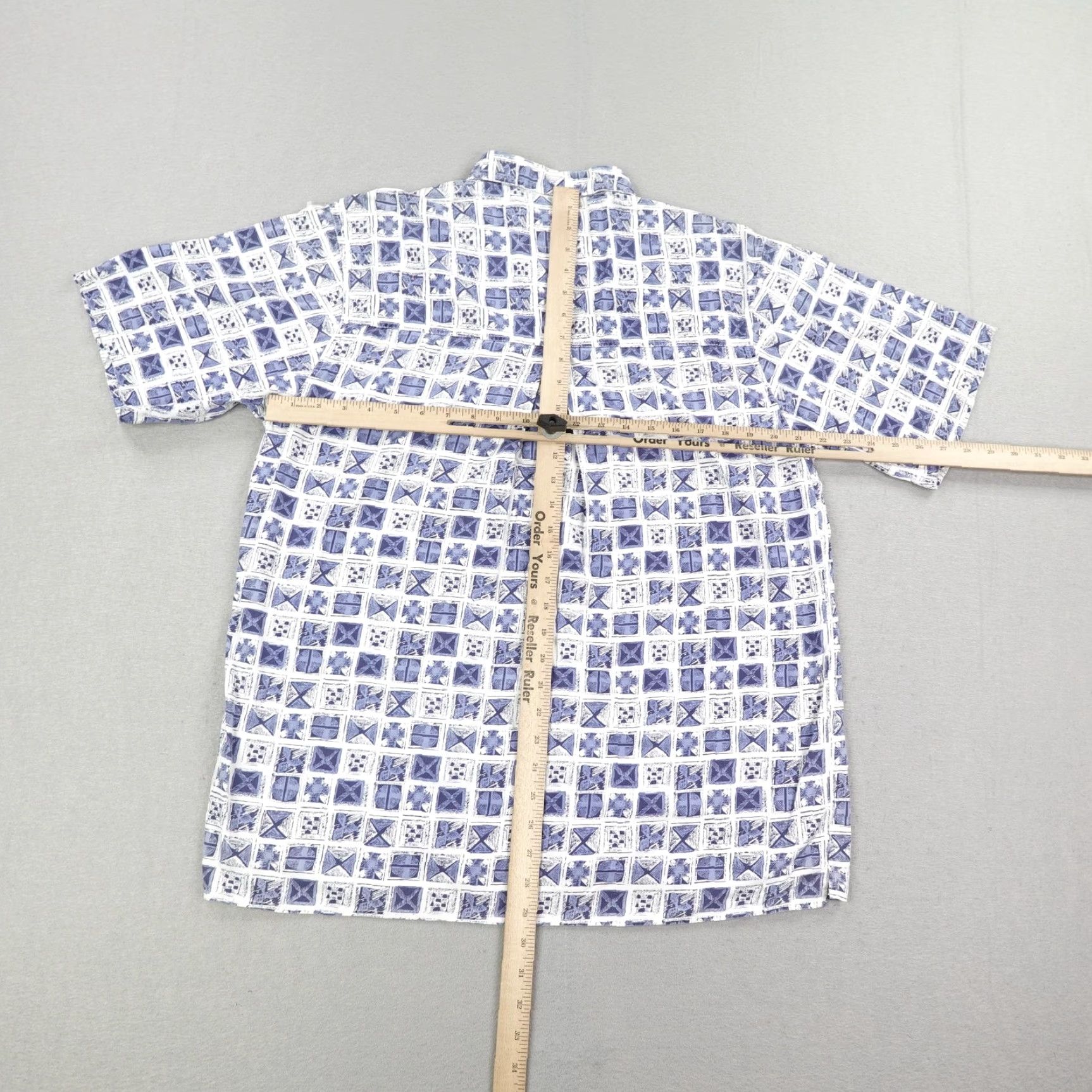 Levi's VINTAGE Levi's Shirt Men Medium Geometric Button-Up 90s Cotton Blue White Classic Casual Mens Siz M Size US M / EU 48-50 / 2 - 6 Thumbnail