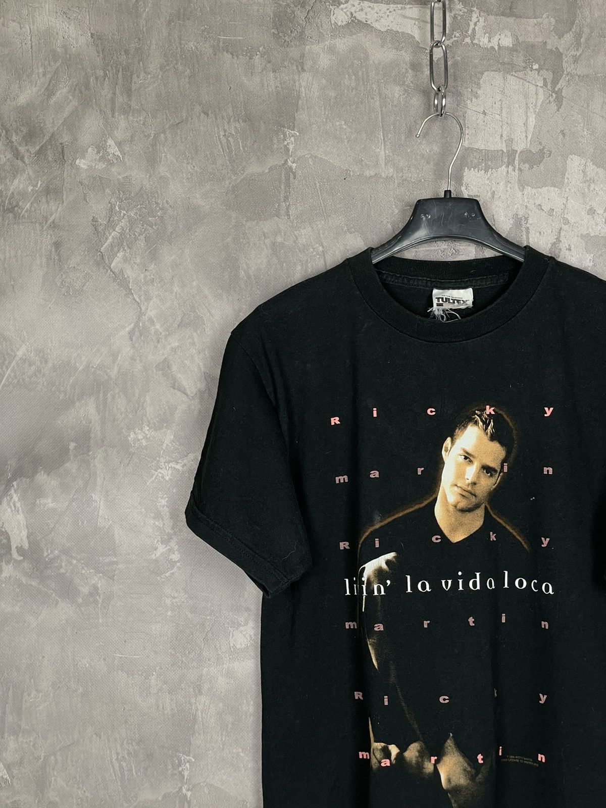 Band Tees × Tultex × Vintage Ricky Martin Vintage 90s Rock Music Y2K Logo Band T-Shirt Size US S / EU 44-46 / 1 - 3 Thumbnail