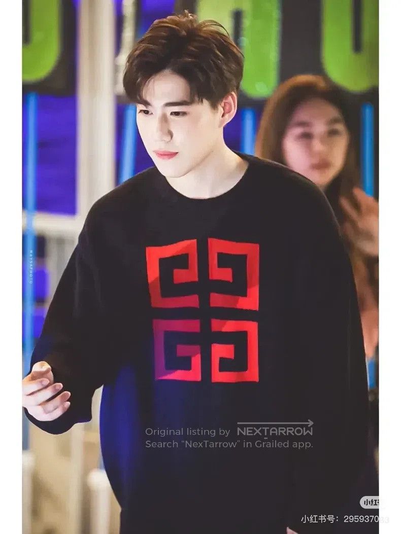 Givenchy Givenchy Trendy Destroyed Knit Sweater Size US XS / EU 42 / 0 - 8 Thumbnail