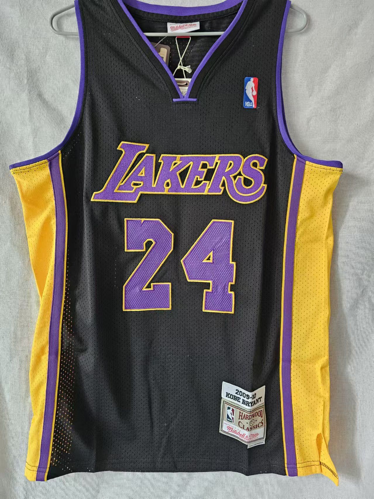 NBA L.A. Lakers #24 Kobe Bryant Jersey Black Size US M / EU 48-50 / 2 - 2 Thumbnail