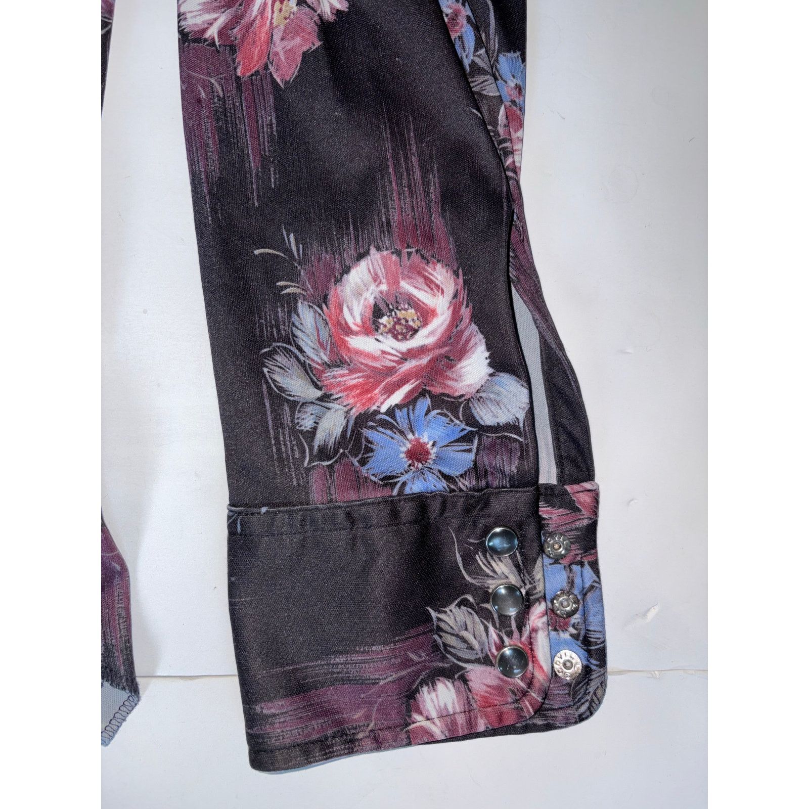 Wrangler Vintage Wrangler Longtails floral permanent press 15-15 1/2 Size US M / EU 48-50 / 2 - 5 Thumbnail