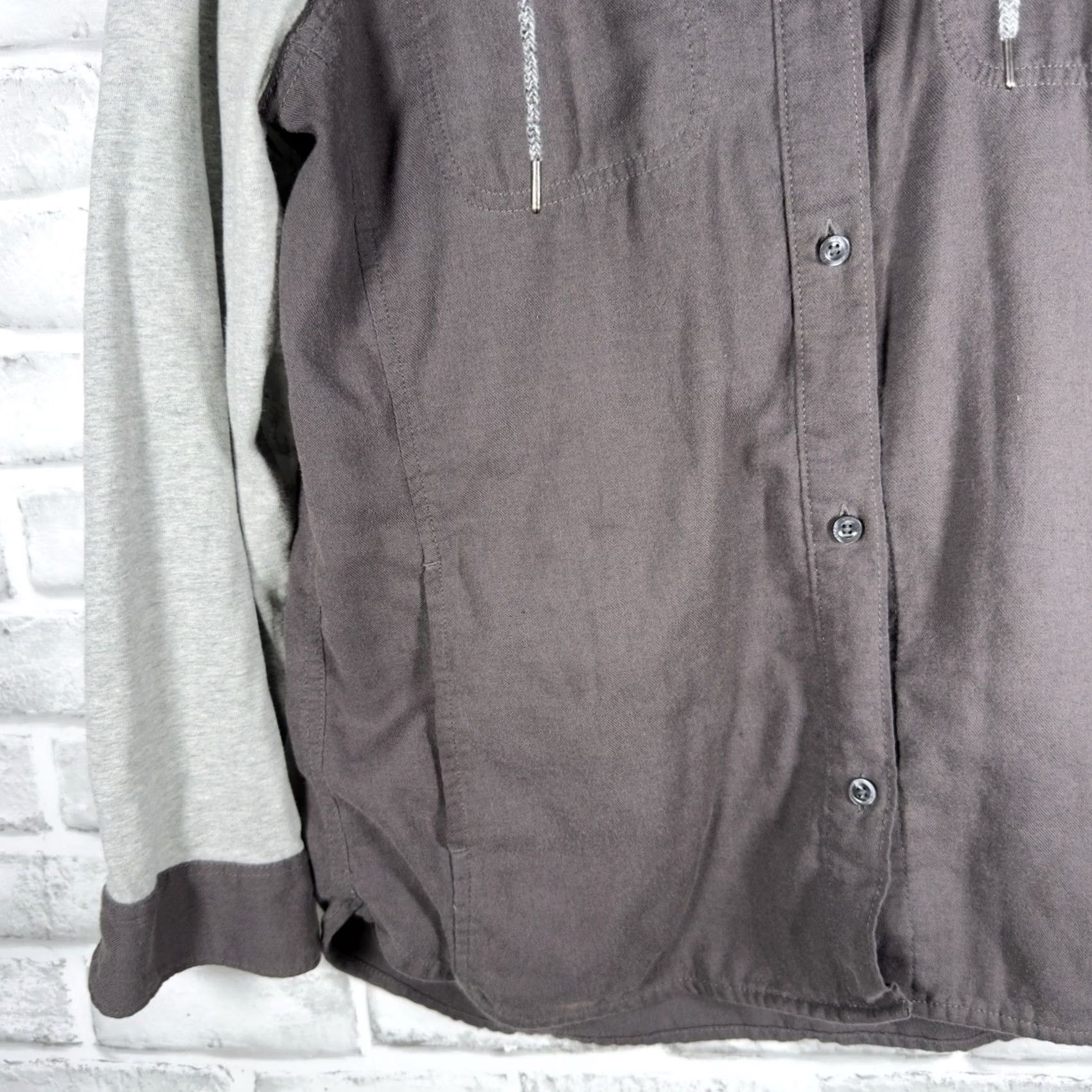 The North Face VINTAGE The North Face Gray Button Down Hooded Shirt Womens Size M Size M / US 6-8 / IT 42-44 - 3 Thumbnail