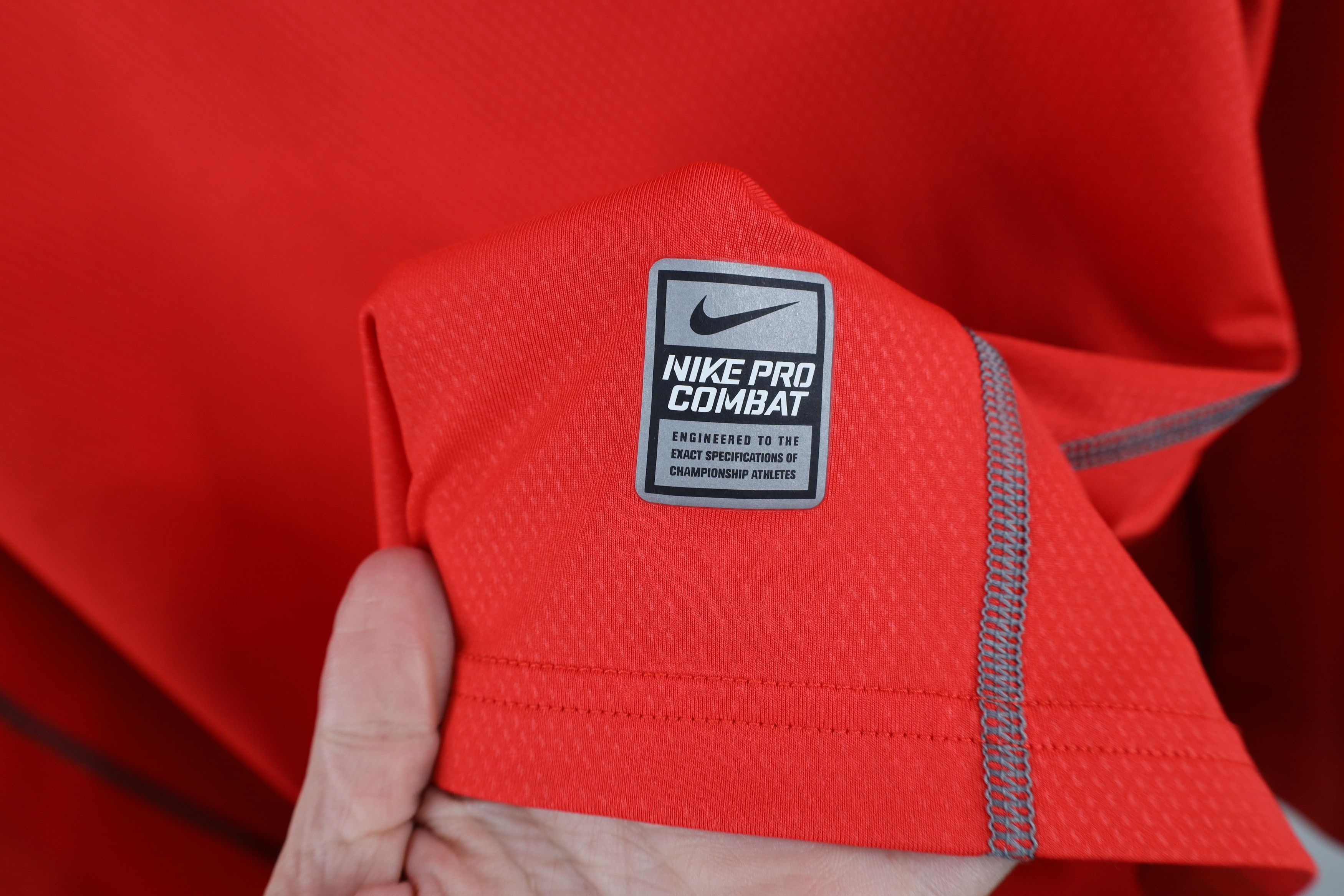 Nike × Vintage Nike Pro Combat Compression Hypercool Training Gym T-Shirt Size US XL / EU 56 / 4 - 4 Thumbnail