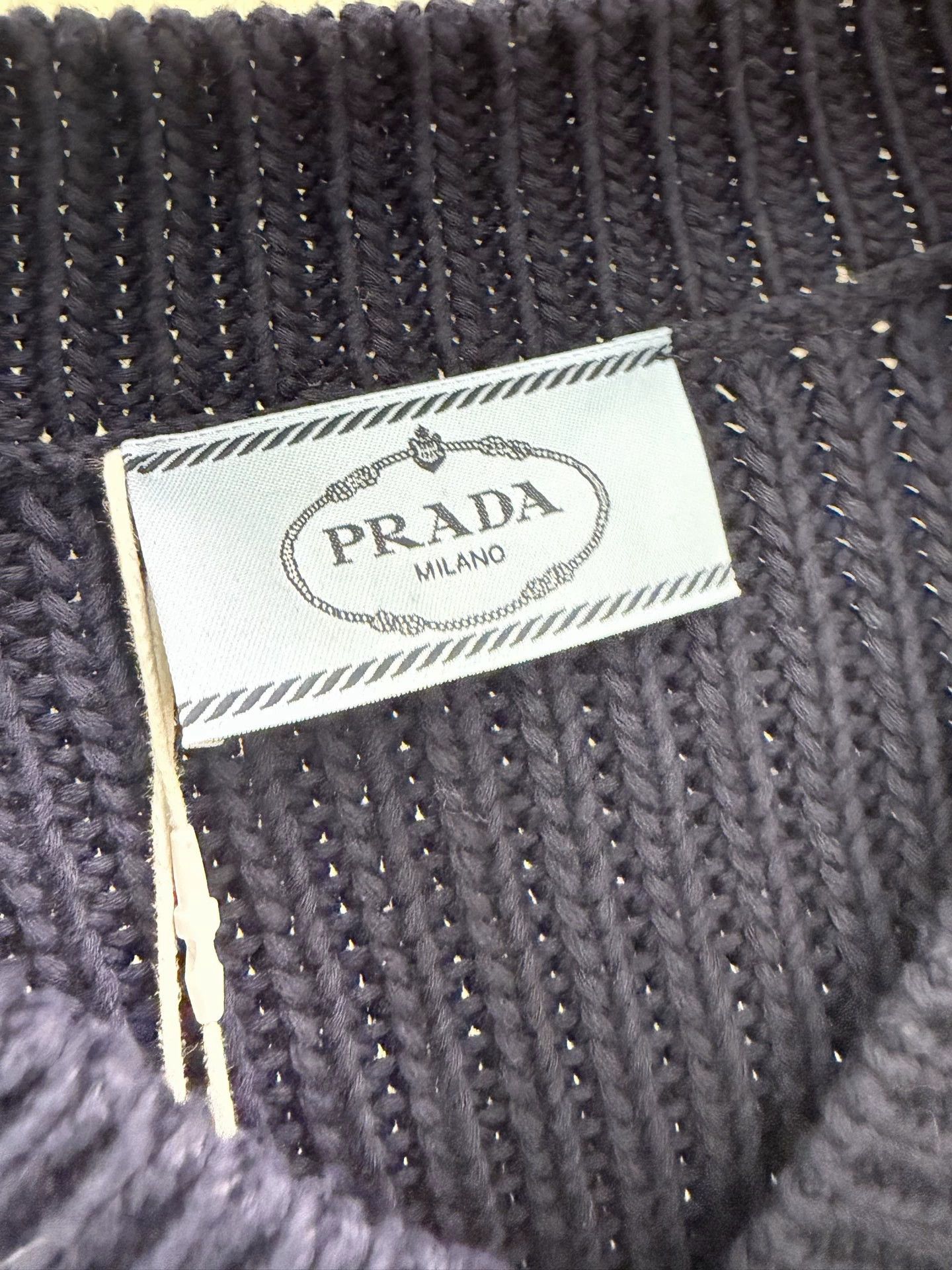 Prada Prada Navy V-neck Sweater 40 IT 99 New Size S / US 4 / IT 40 - 3 Thumbnail