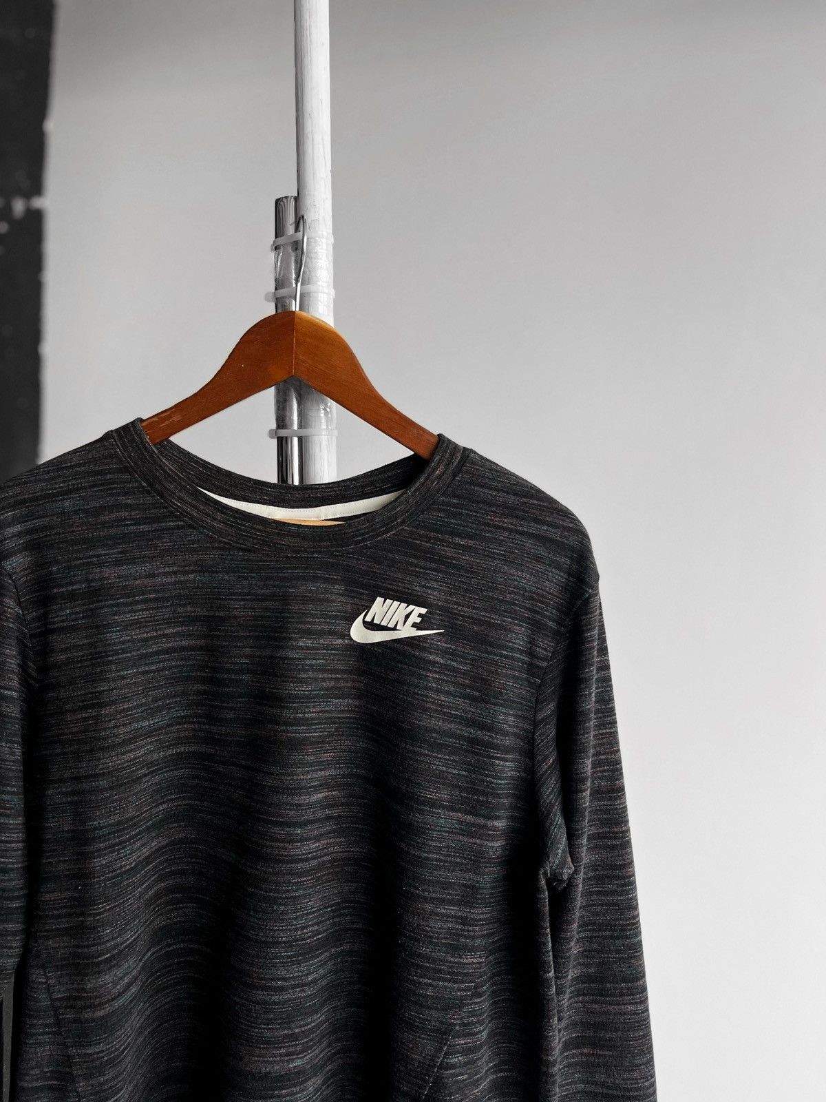 Nike Nike Womens Black/Gray Long Sleeve Pullover Sweatshirt Crew Size L / US 10 / IT 46 - 2 Thumbnail