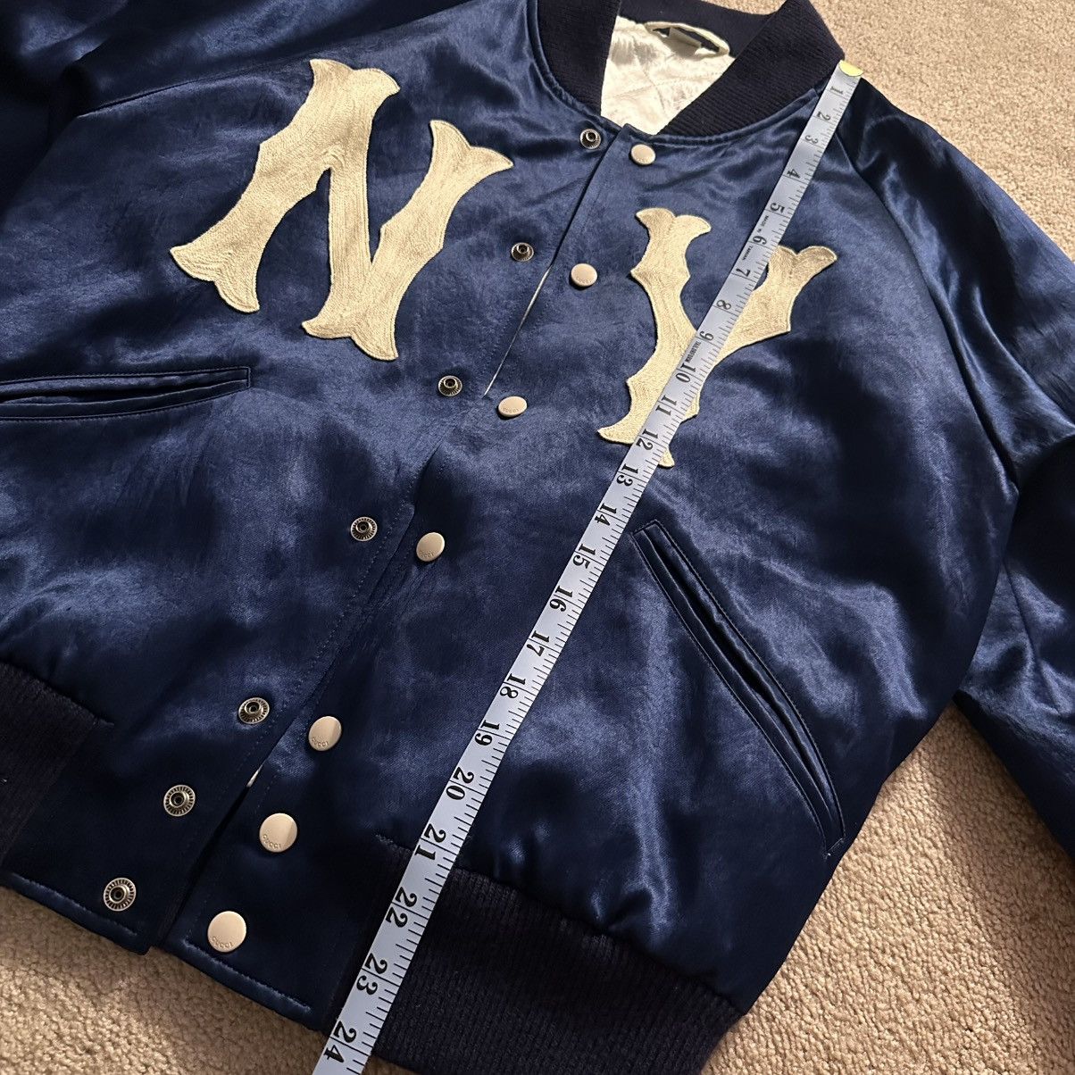 Gucci × Japanese Brand GUCCI New York Yankees Silk Bomber Size US S / EU 44-46 / 1 - 3 Thumbnail