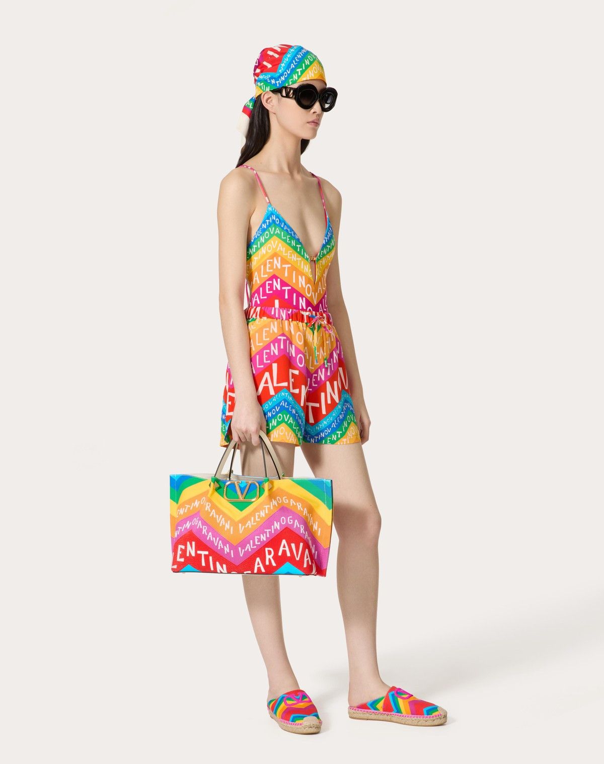 Valentino o1s1wg110525 Chevron Lycra24 On Piece Swimsuit in Multicolor Size XS / US 0-2 / IT 36-38 - 3 Thumbnail