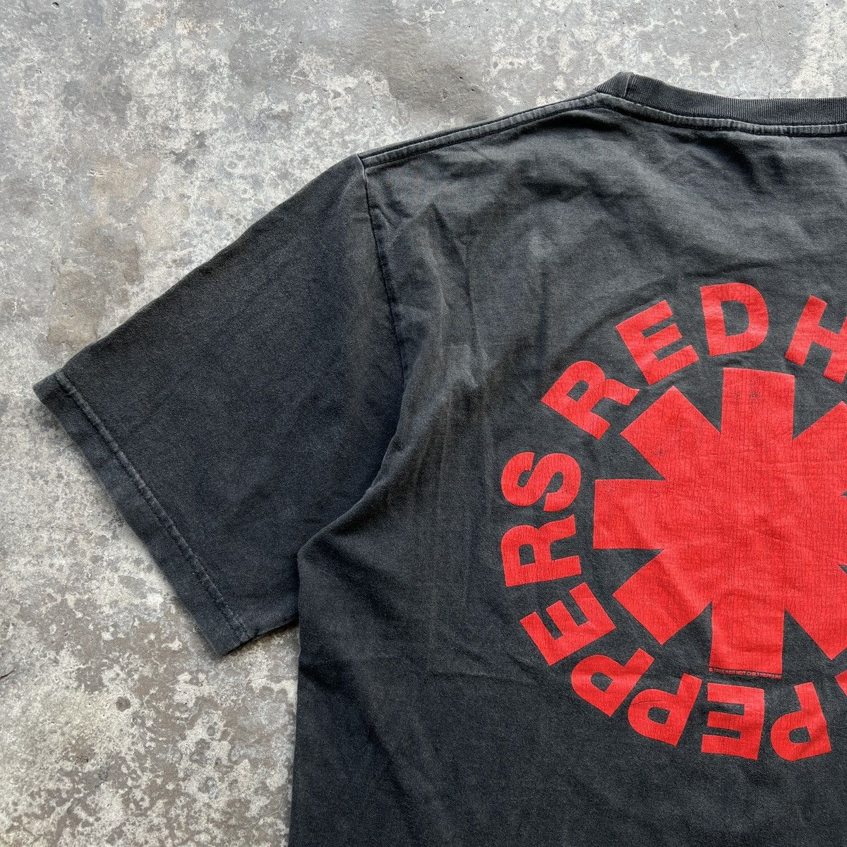 Band Tees Vintage Red Hot Chili Peppers Band Tshirt Bootleg Size US L / EU 52-54 / 3 - 10 Thumbnail