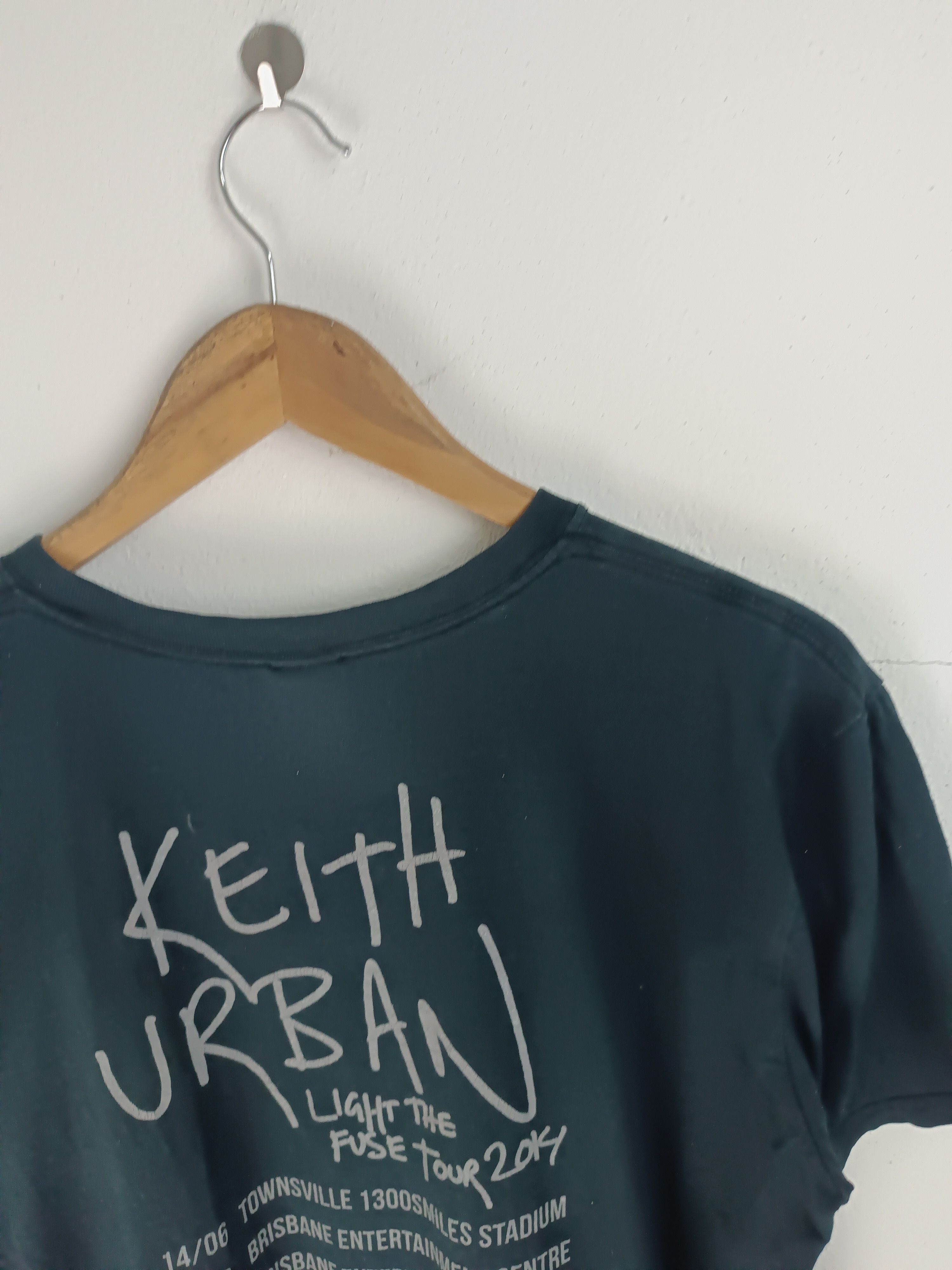 FADED VINTAGE 2014 KEITH URBAN TOUR TEE blake shelton church