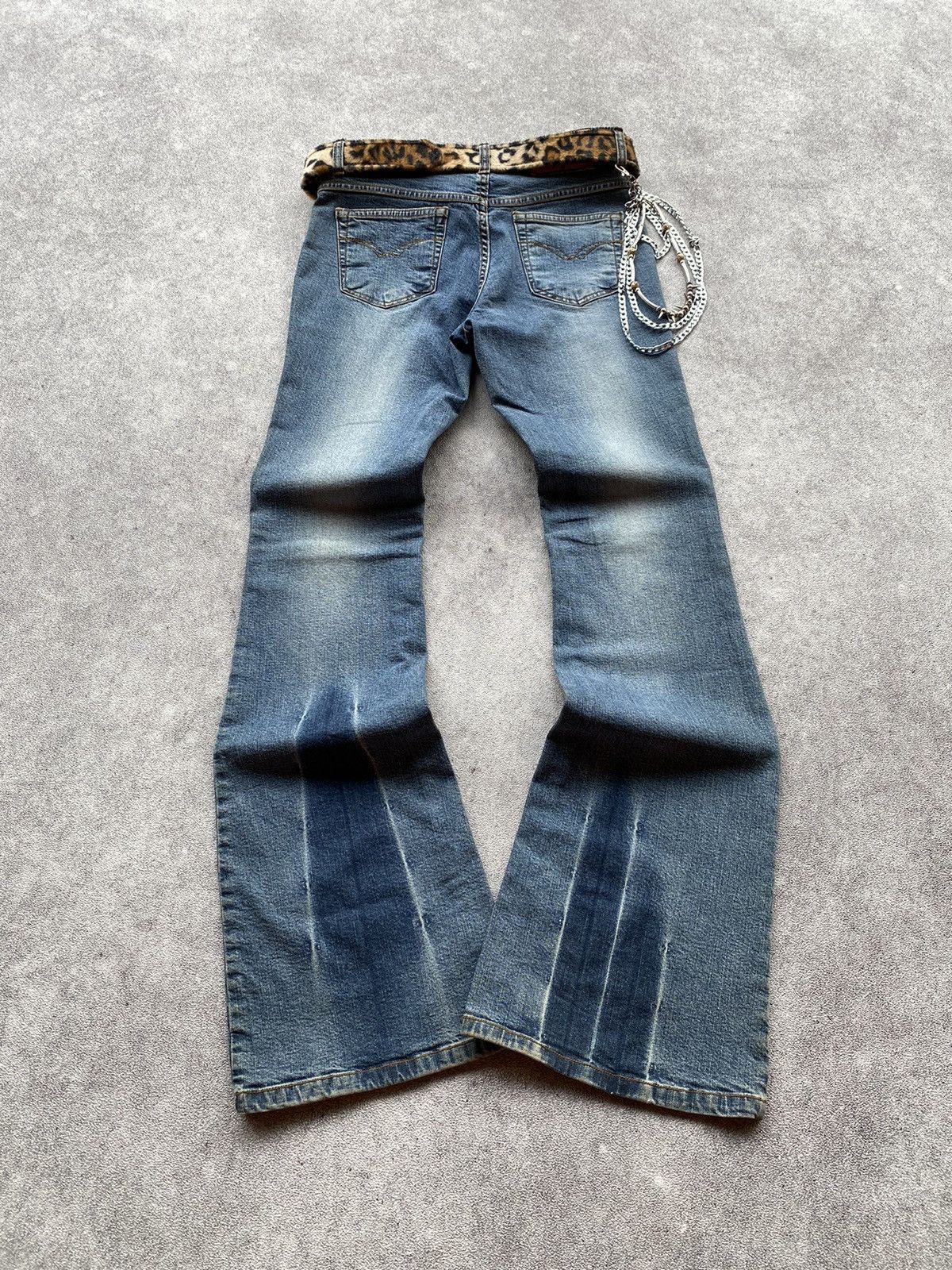 If Six Was Nine × Japanese Brand × Le Grande Bleu (L.G.B.) 2000s XST Mudwashed Flared Jean Pant Size US 30 / EU 46 - 2 Thumbnail