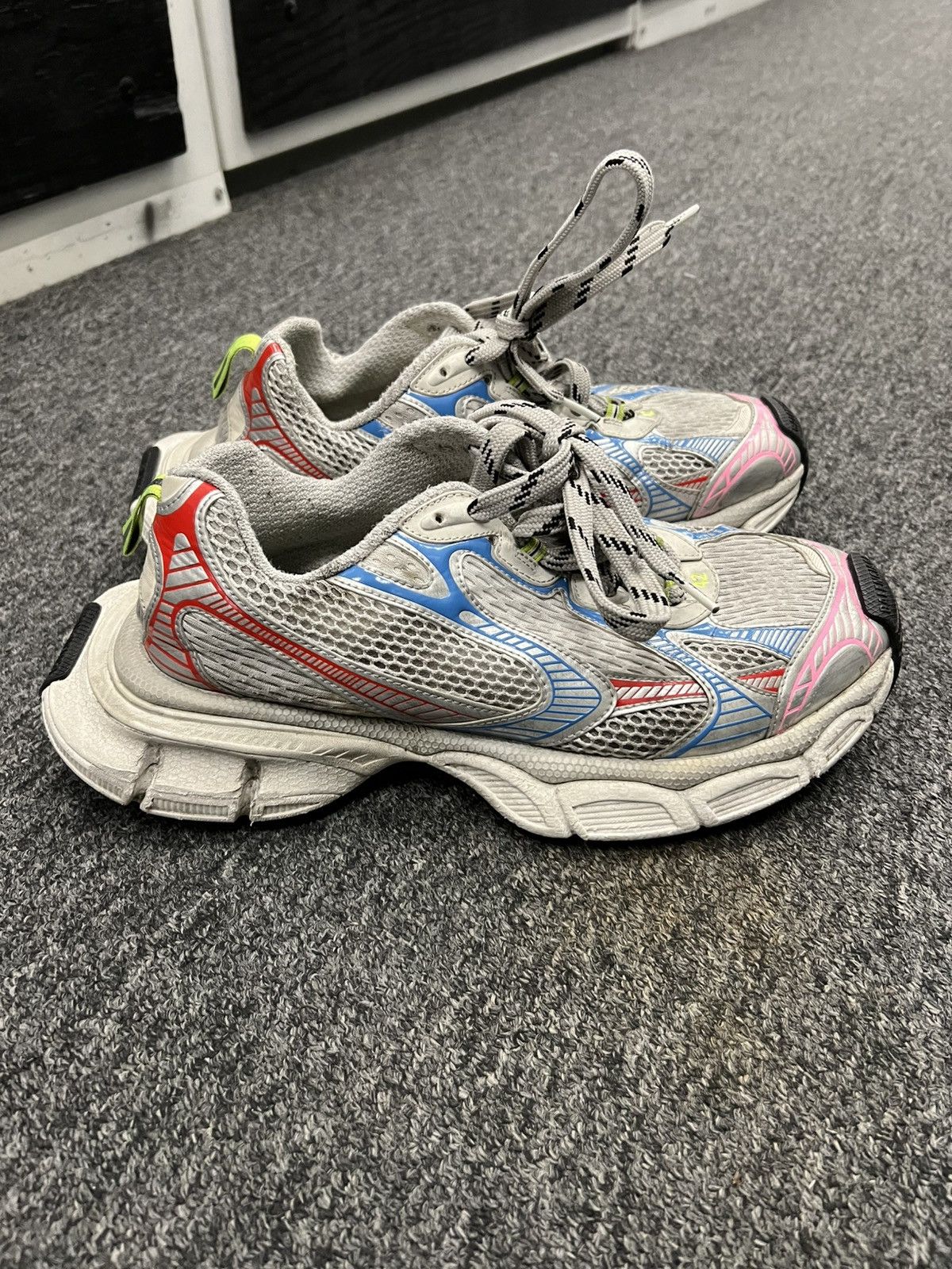 Balenciaga 2023 Balenciaga Wmns 3XL Sneaker 'Worn-Out - White Blue Red' Size US 9 / EU 42 - 2 Thumbnail
