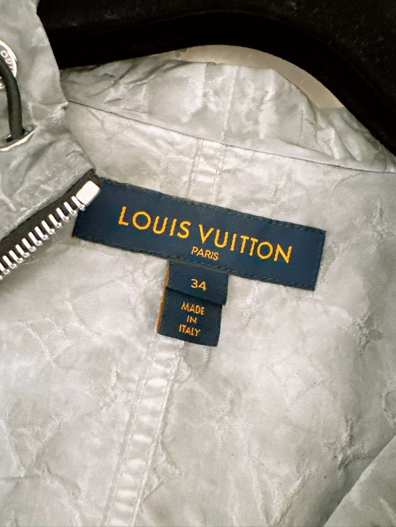 Louis Vuitton Louis Vuitton Grey full logo trench coat 2503-Nextarrow Size XXS / US 00 / IT 34 - 6 Thumbnail