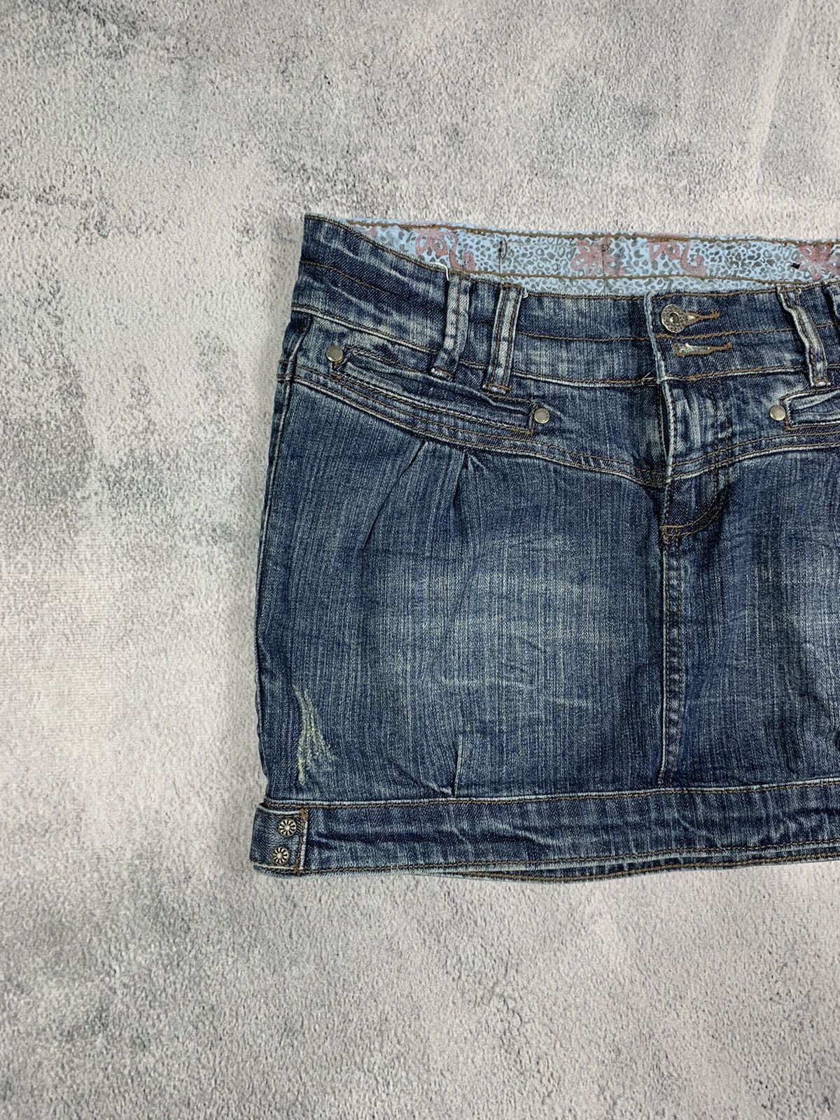 Japanese Brand × Vintage Vintage Y2K denim mini skirt streetwear style size 32 Size 32" / US 10 / IT 46 - 2 Thumbnail