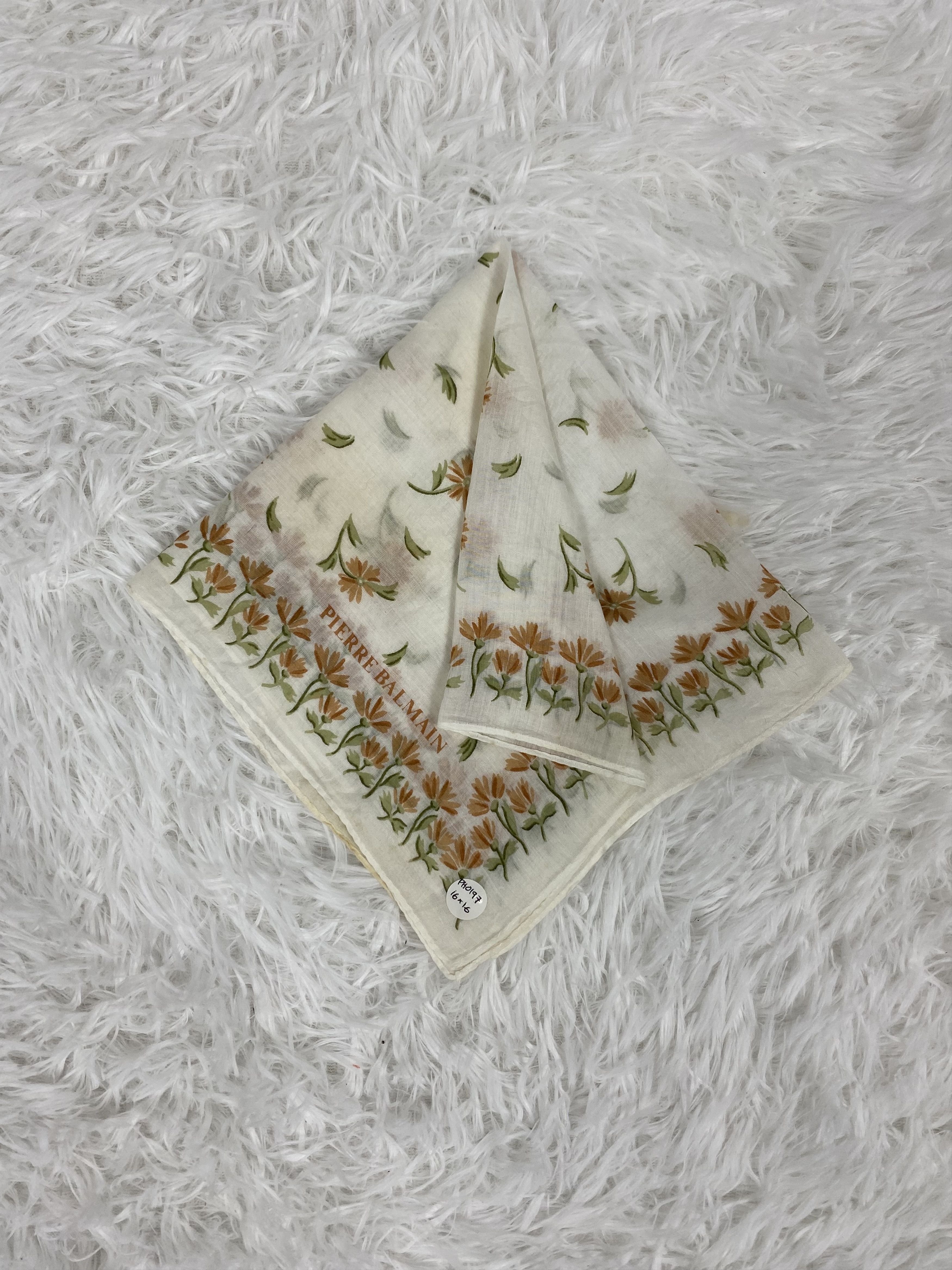 Pierre Balmain × Vintage Vintage Pierre Balmain Handkerchief Neckerchief PH0197 Size ONE SIZE - 1 Thumbnail
