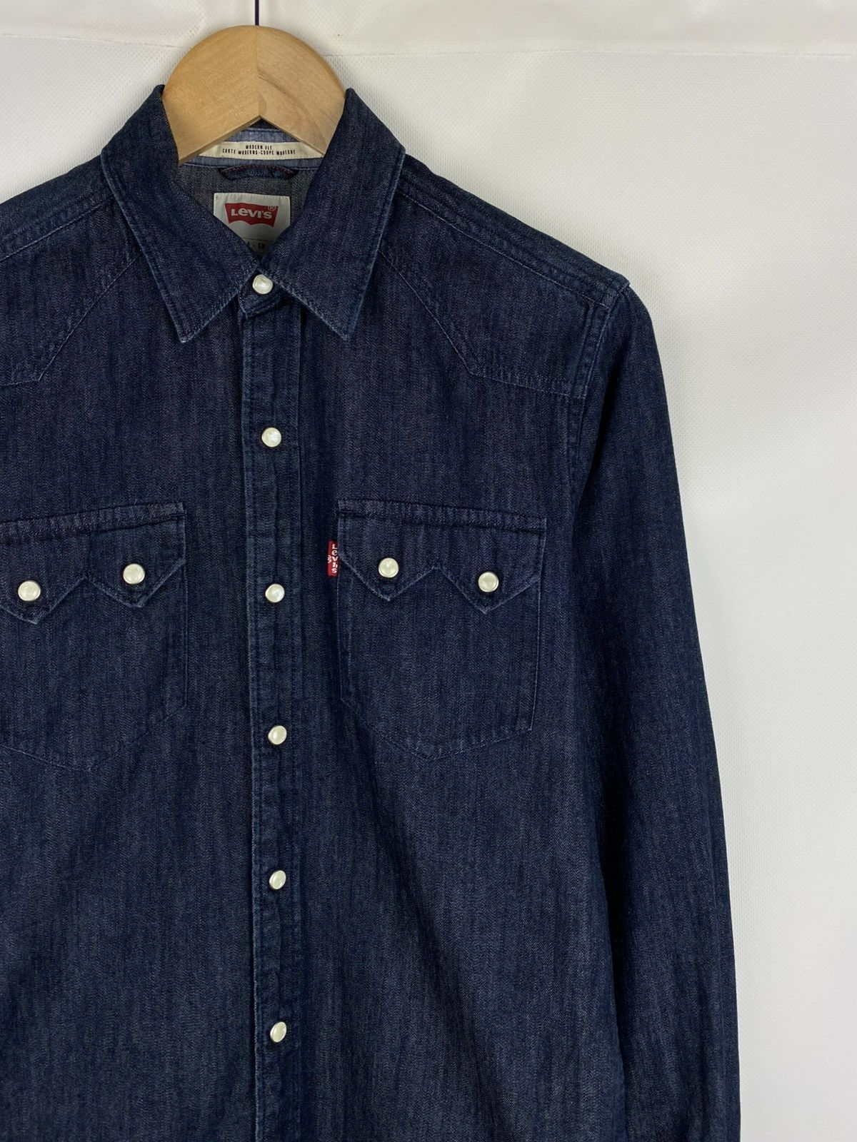 Levi's Levis men’s long sleeve denim button up shirt size S Size US S / EU 44-46 / 1 - 5 Thumbnail