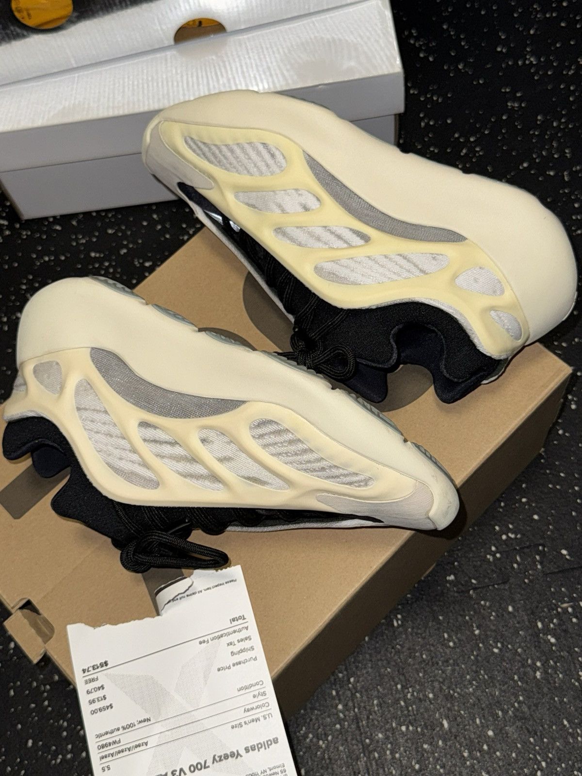 Adidas × Yeezy Adidas Yeezy 700 V3 Azael sz 5.5Y Size US 5.5 / EU 38 - 9 Thumbnail
